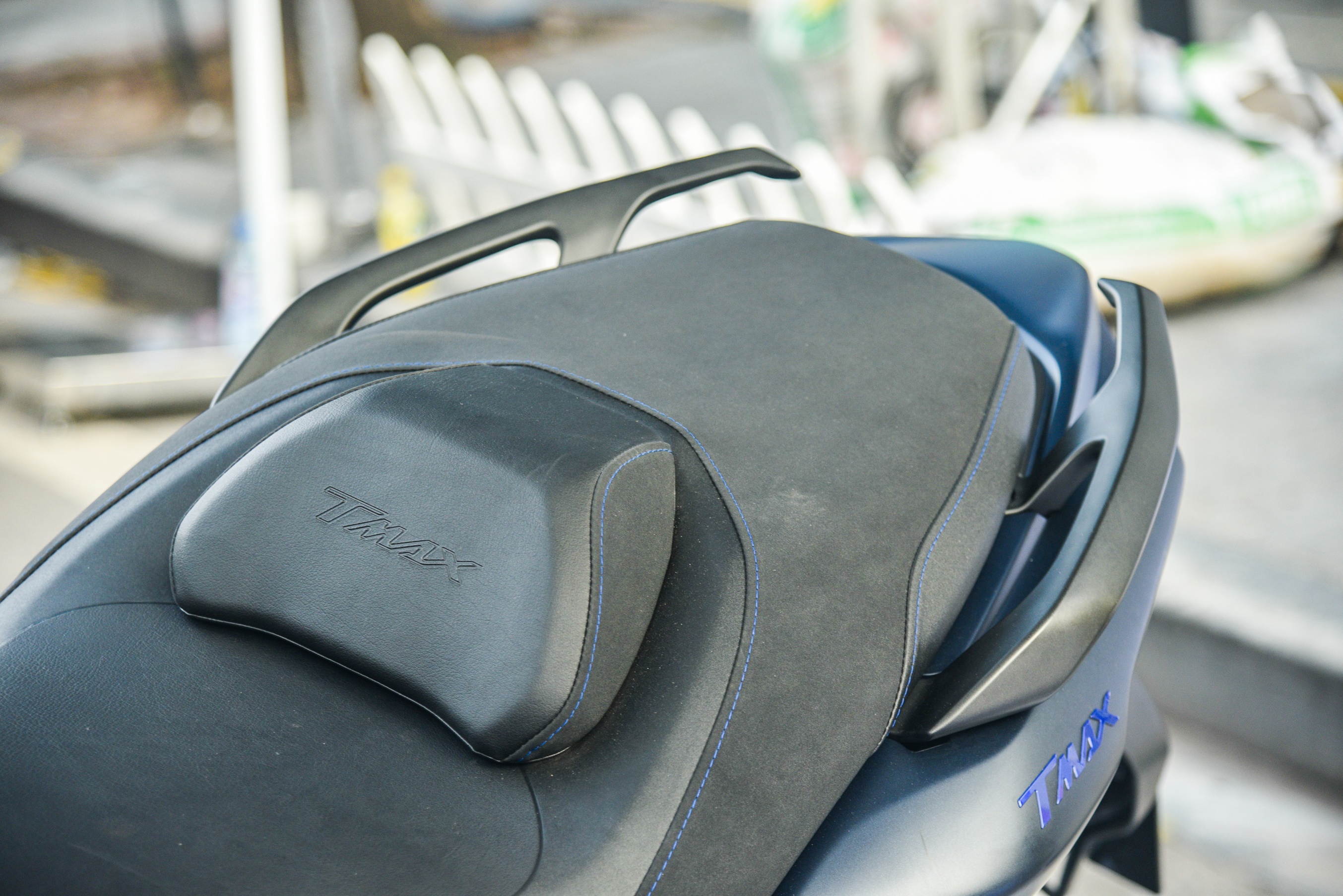 Can canh Yamaha TMAX 560 anh 9