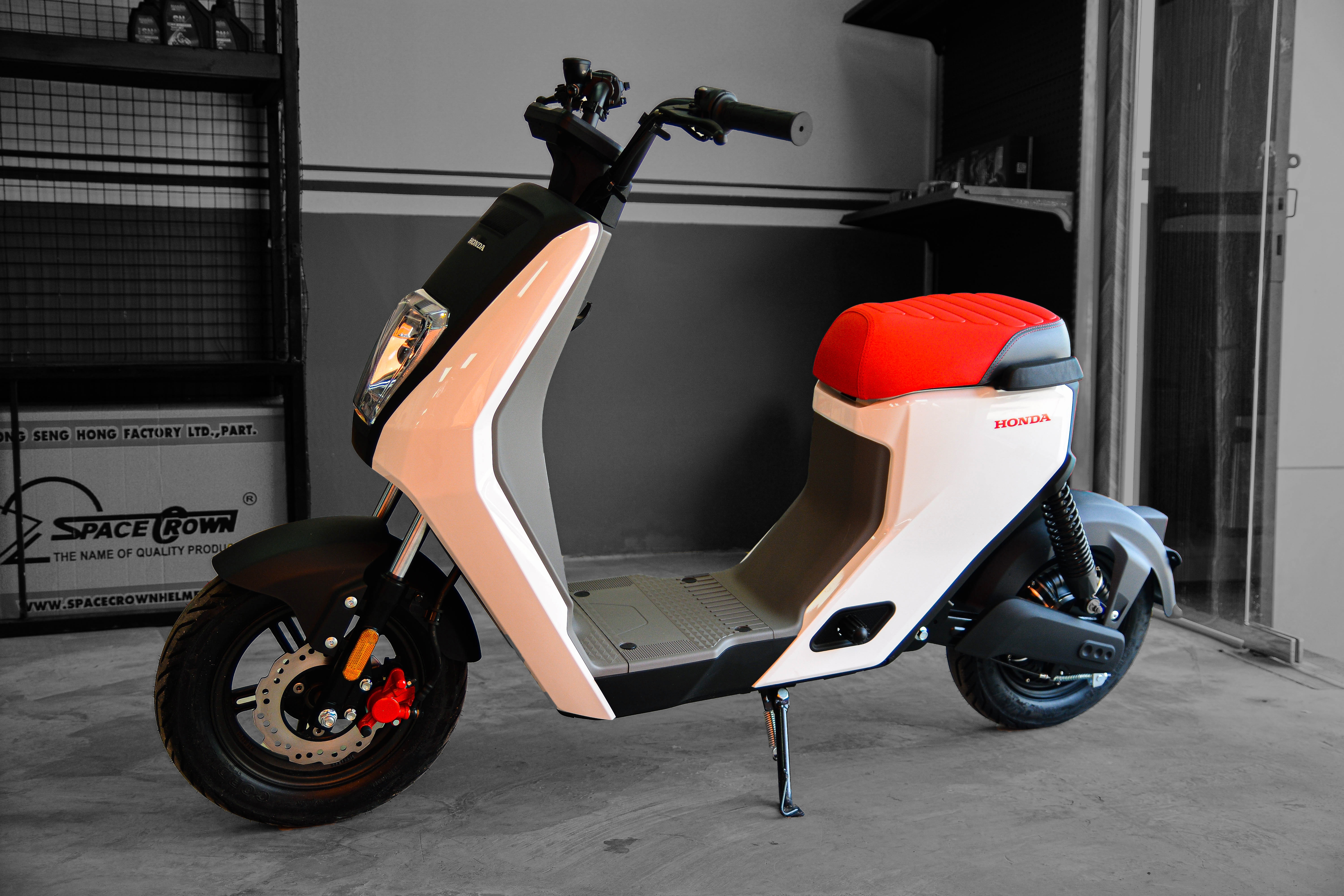 Chi tiet xe dien Honda U-be gia 25 trieu dong hinh anh