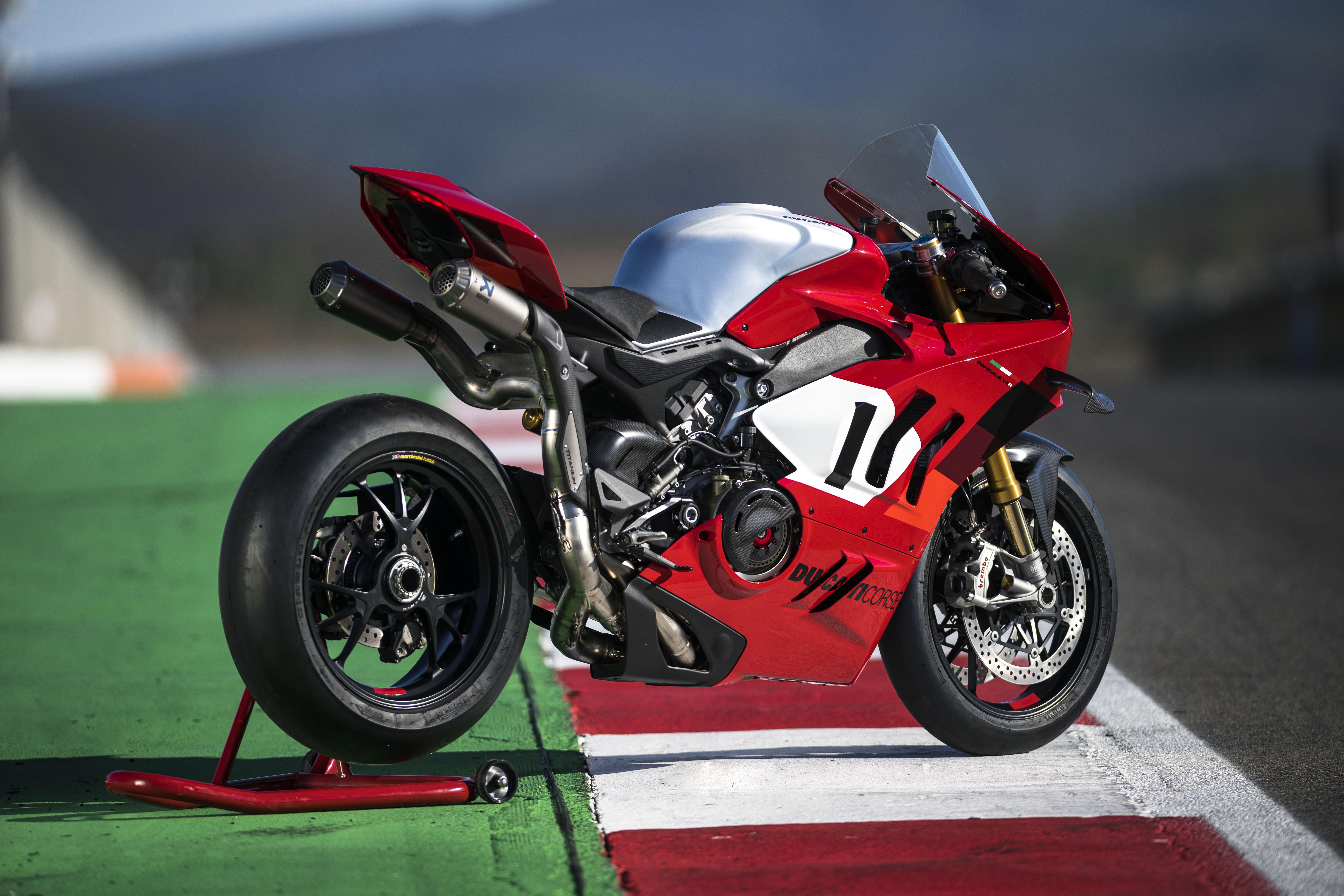 Ducati Panigale V4 R moi anh 2