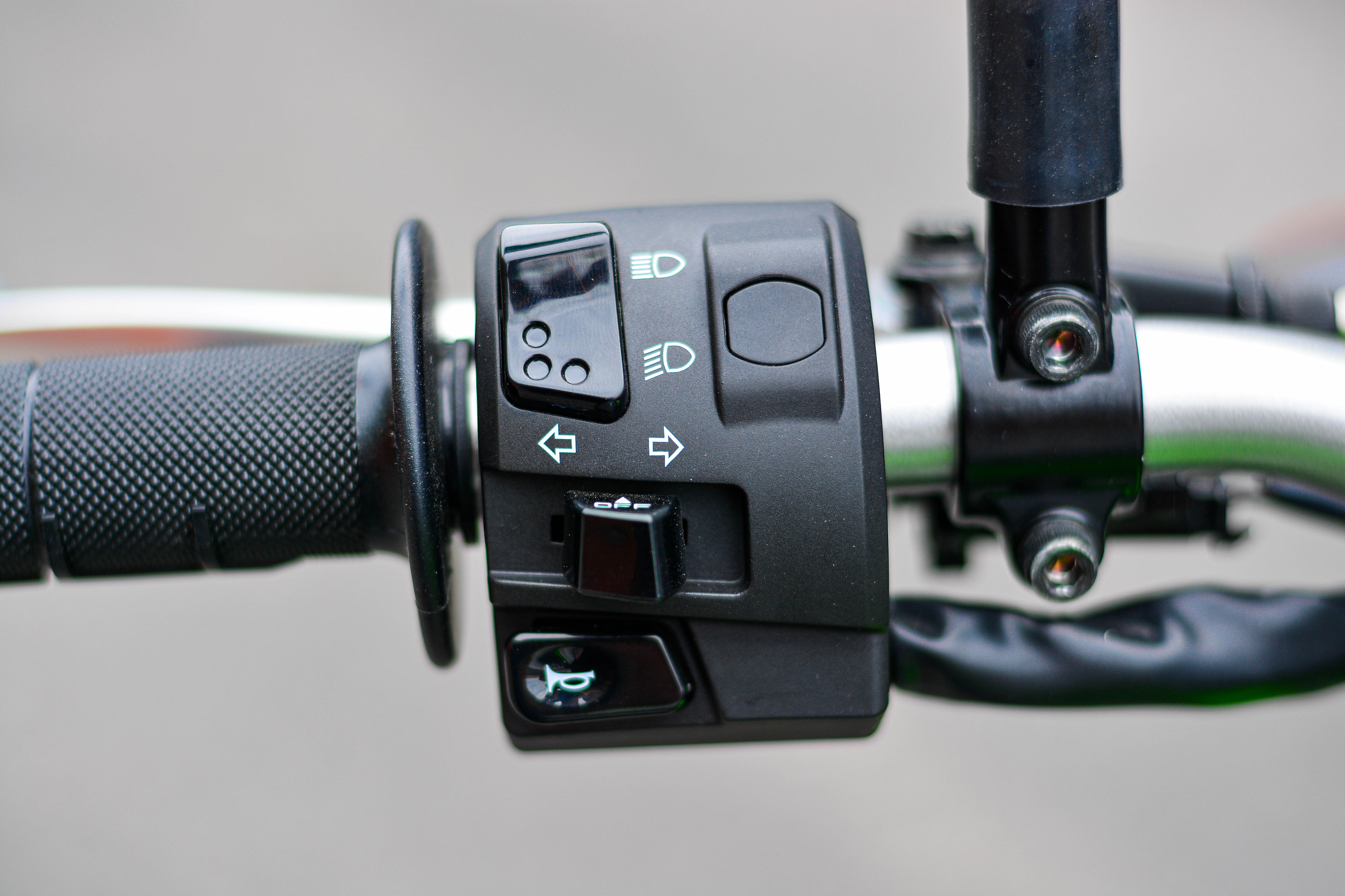 Kawasaki KLX230 gia SH 350i anh 6