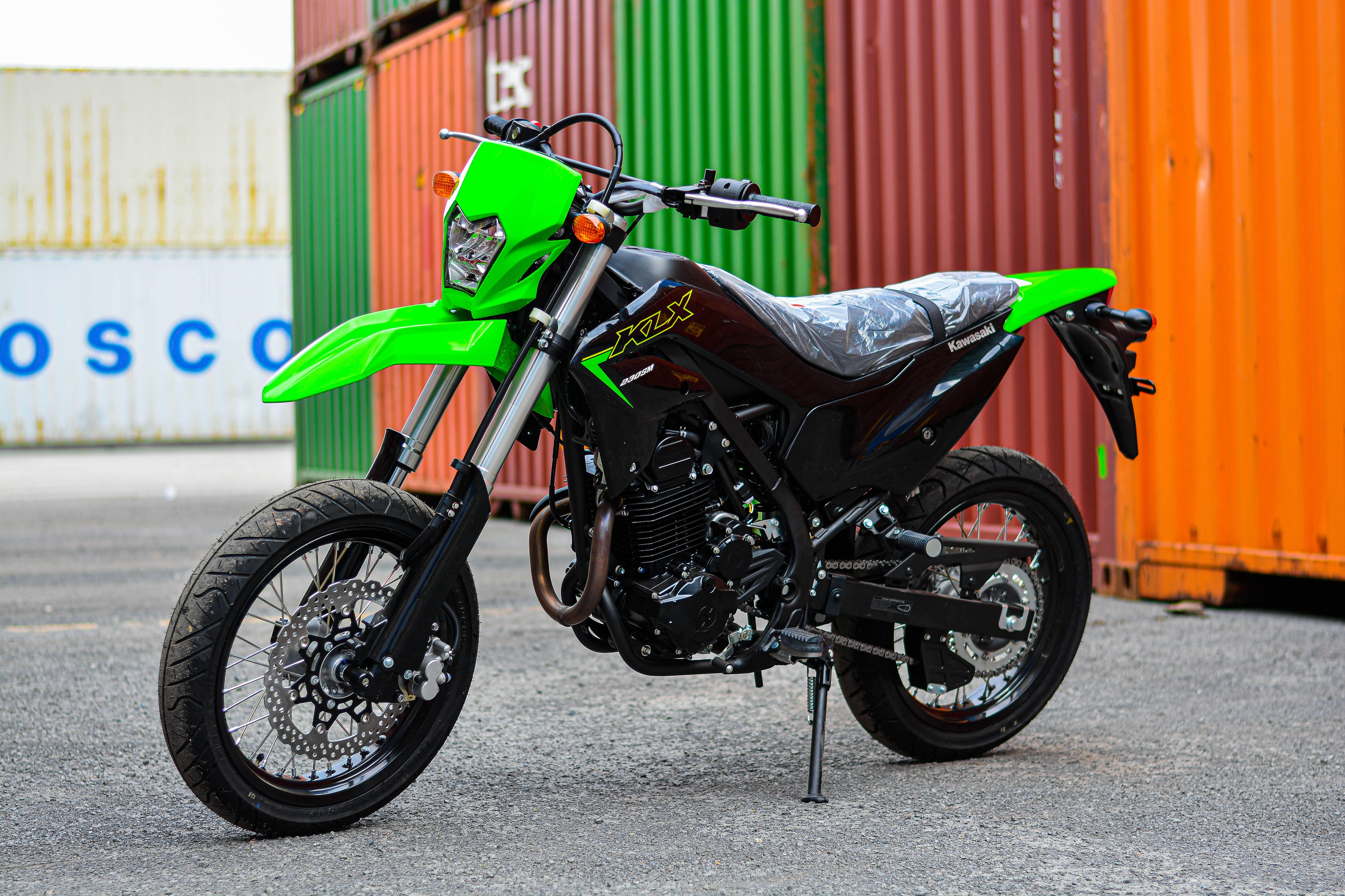 Kawasaki KLX230 gia SH 350i anh 2