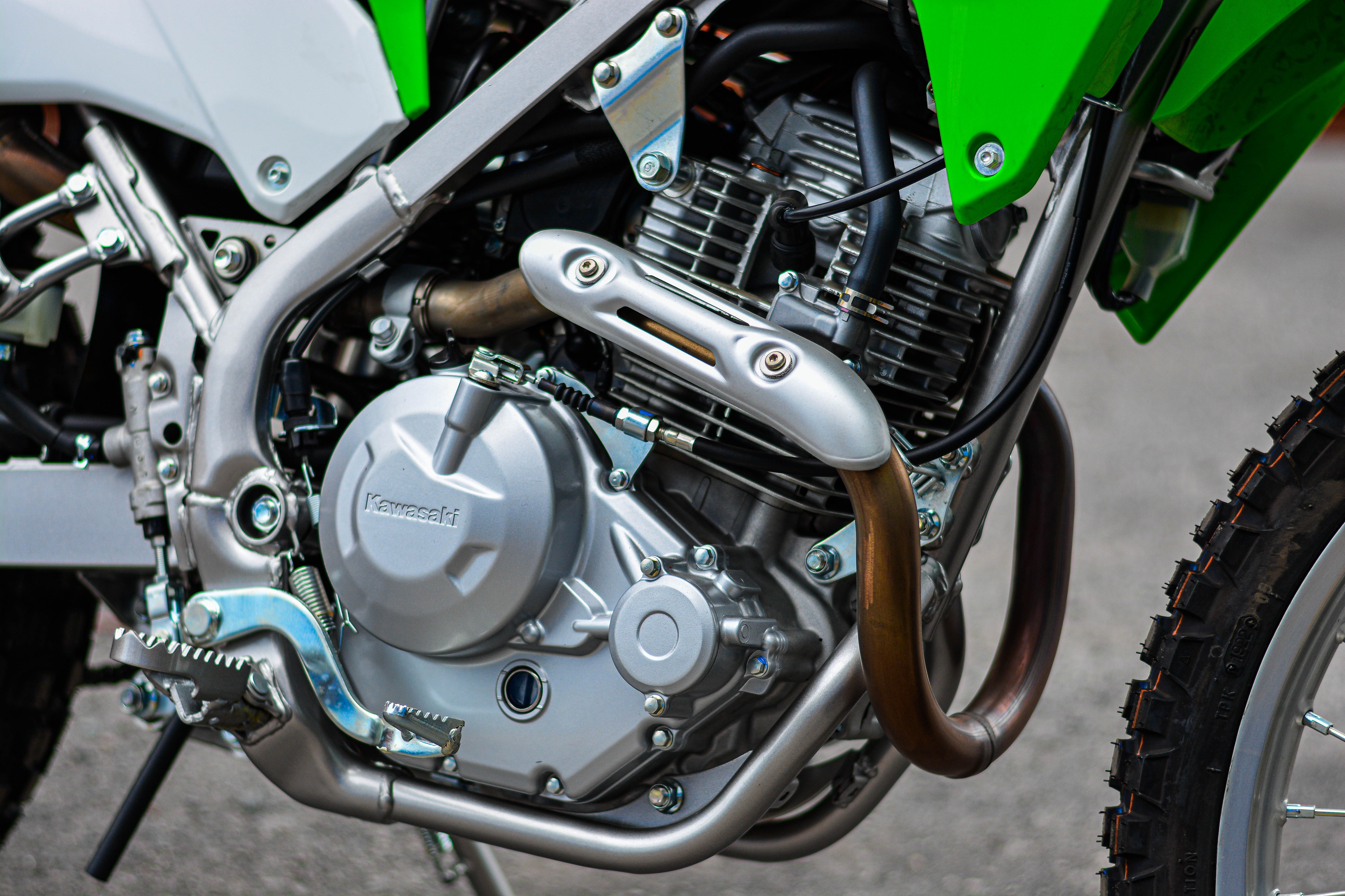 Kawasaki KLX230 gia SH 350i anh 11