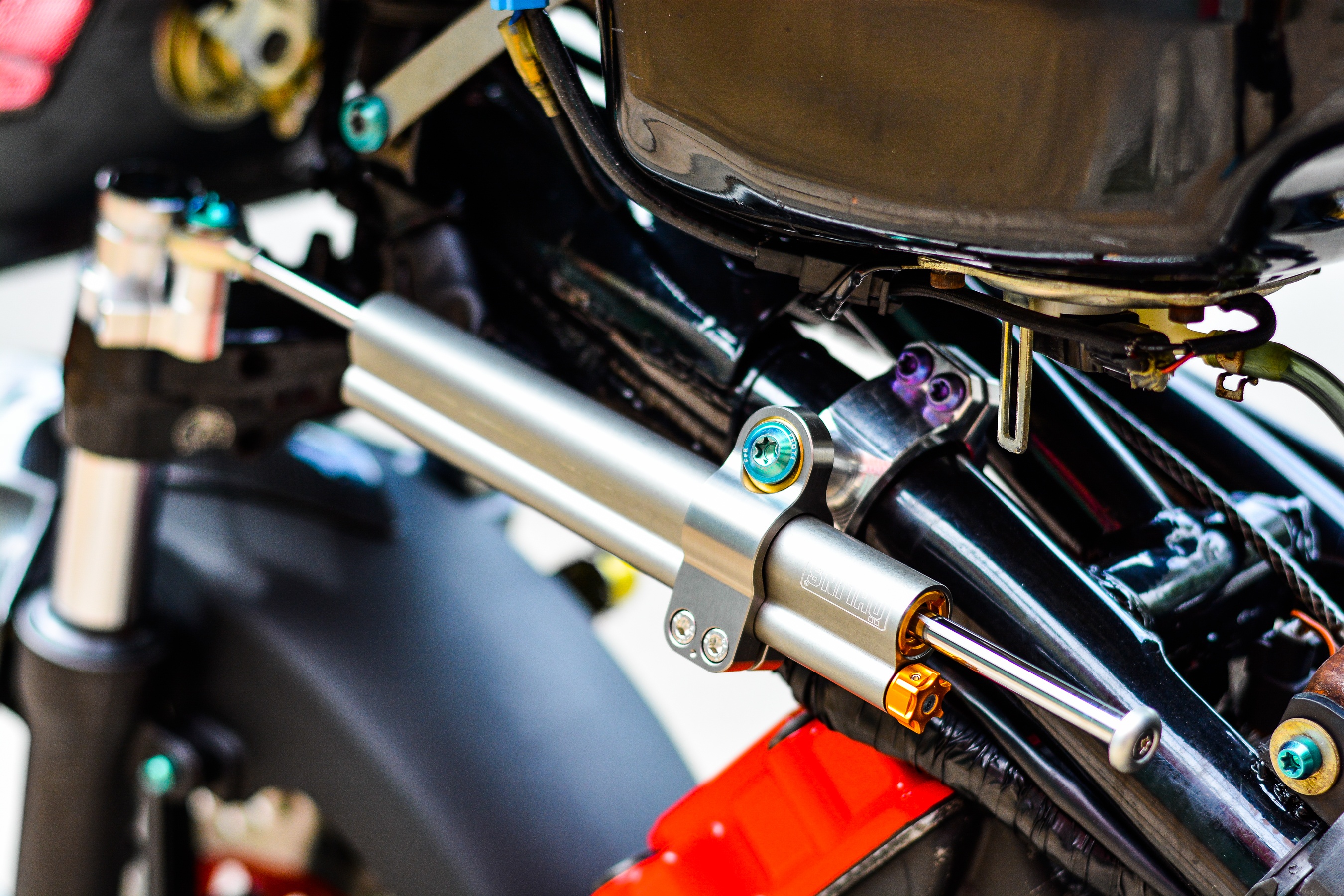 Suzuki FX do carbon anh 6