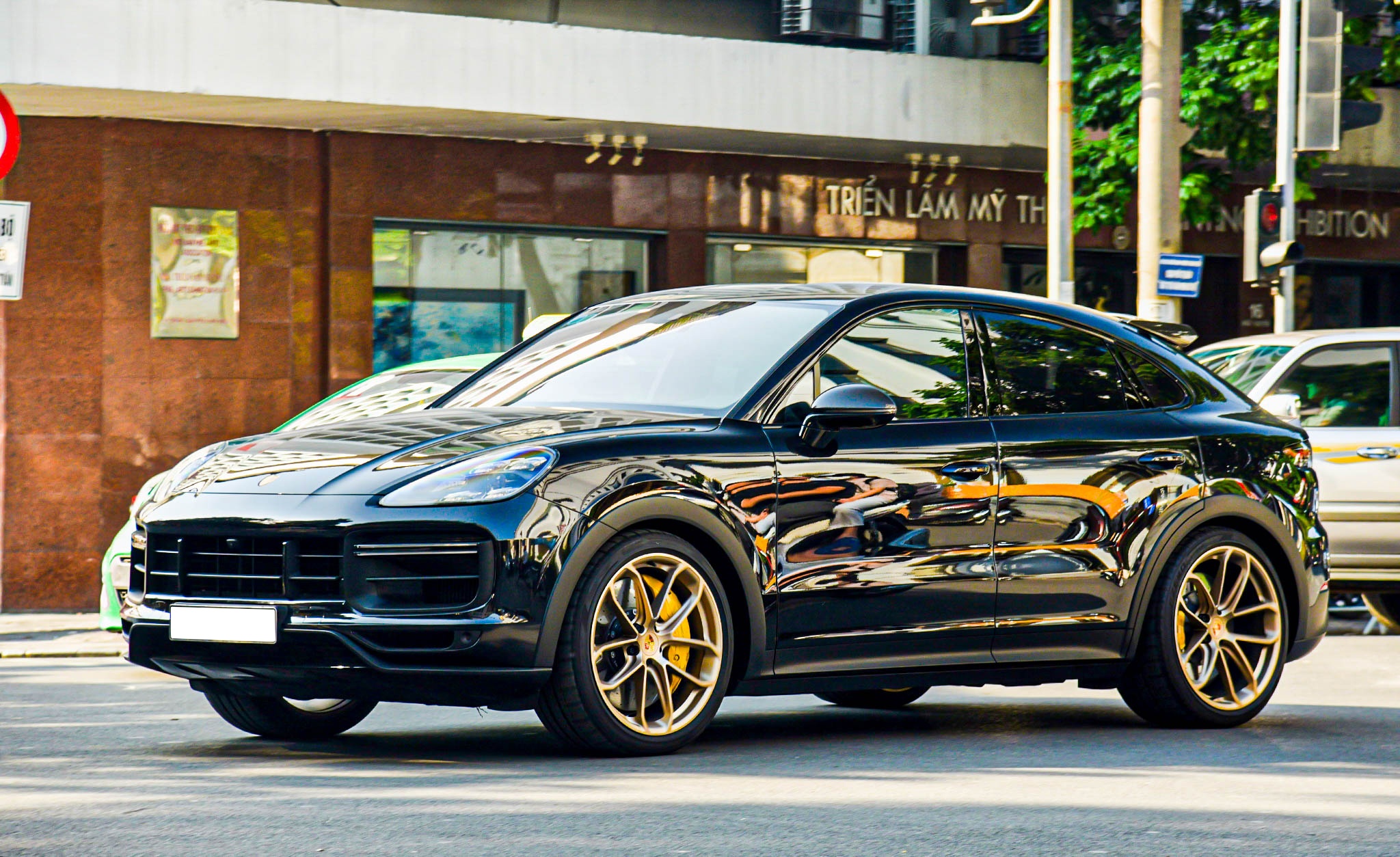 Hinh anh Porsche Cayenne Turbo GT dau tien lan banh tai Viet Nam hinh anh