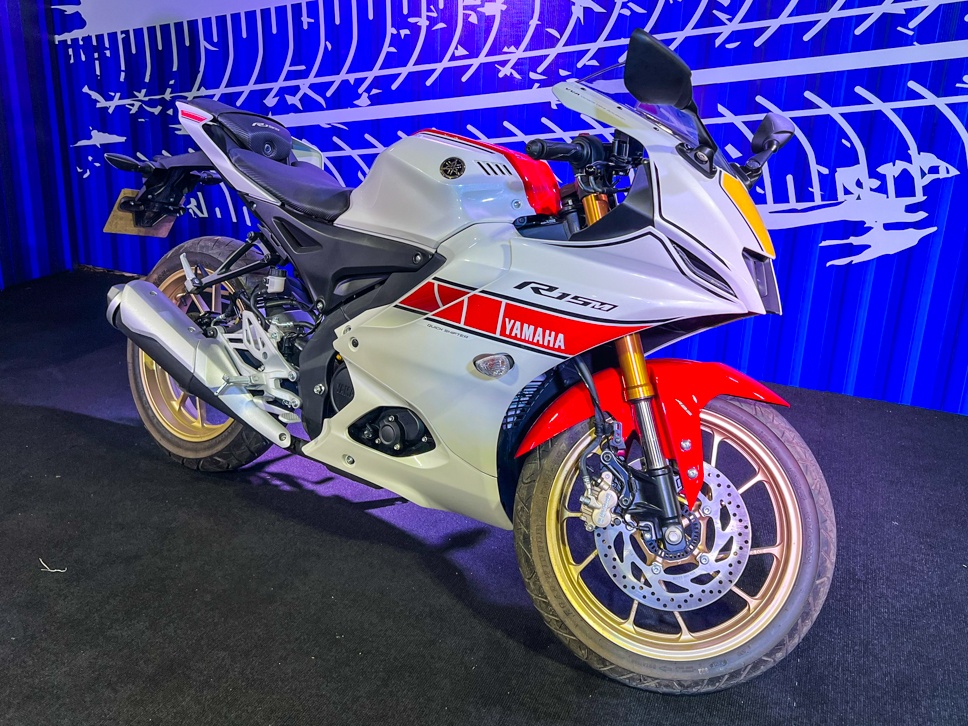 Chi tiet Yamaha YZF-R15M ban gioi han gia 87 trieu dong hinh anh