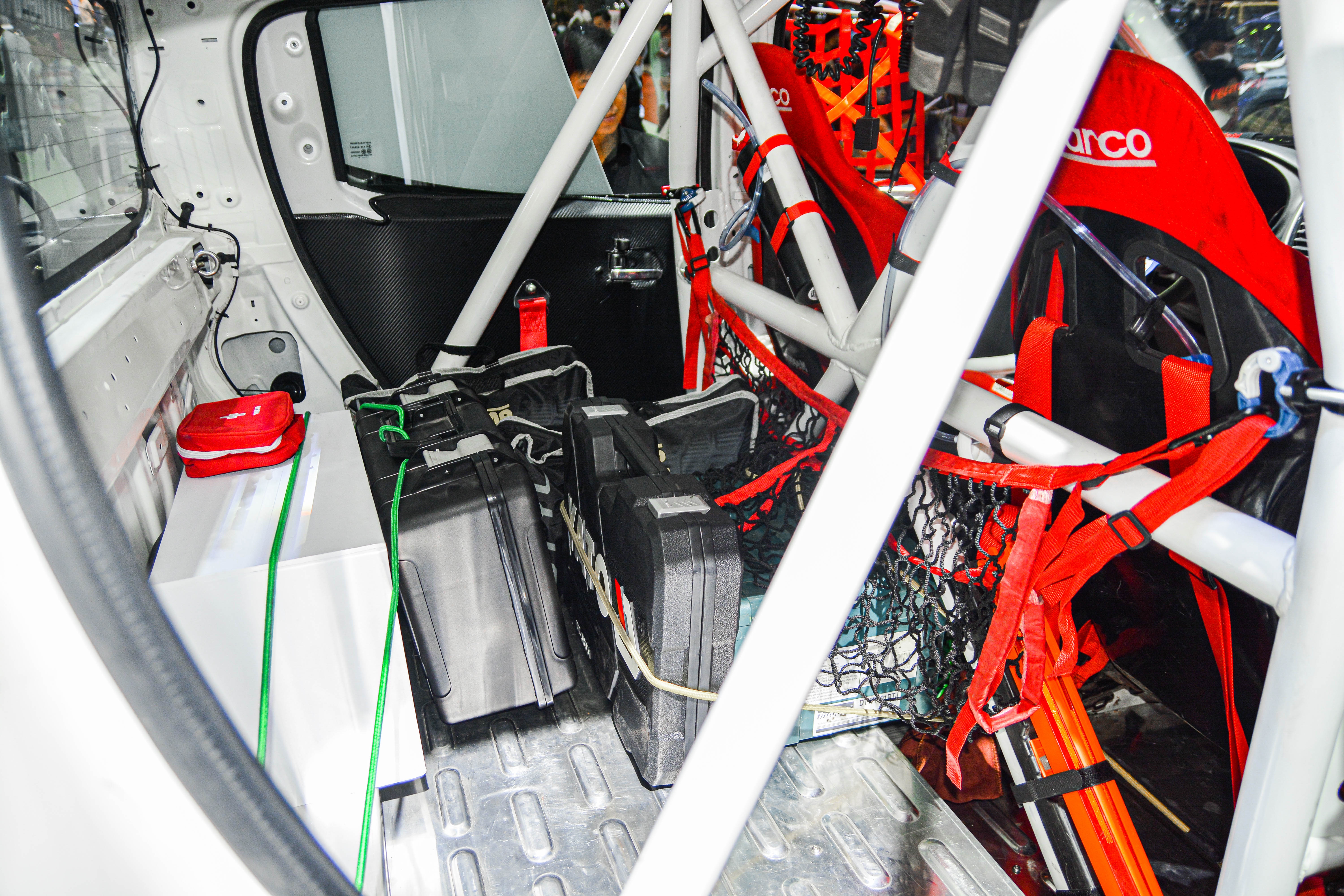 Mitsubishi Triton phien ban dua anh 14