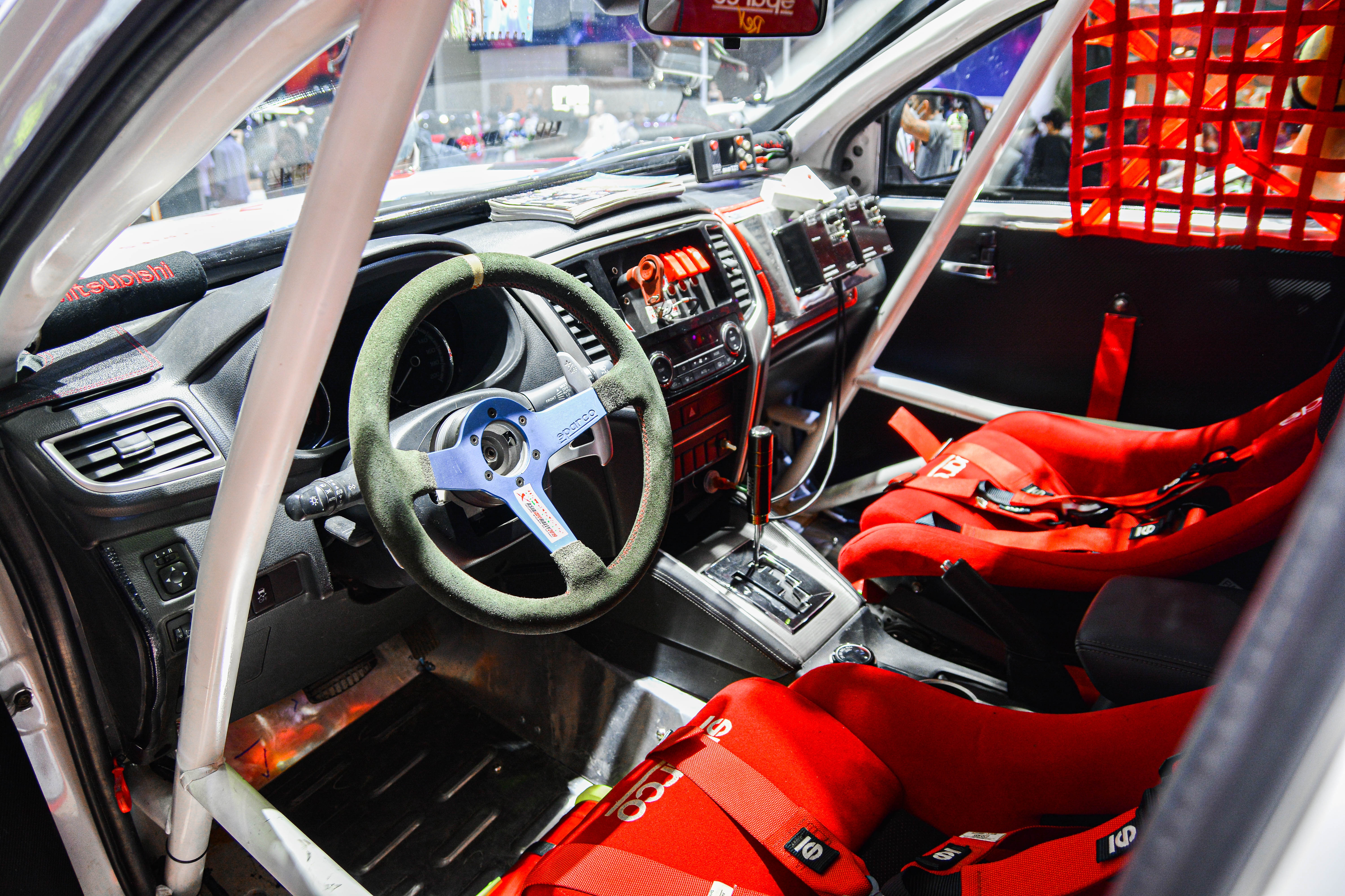 Mitsubishi Triton phien ban dua anh 9