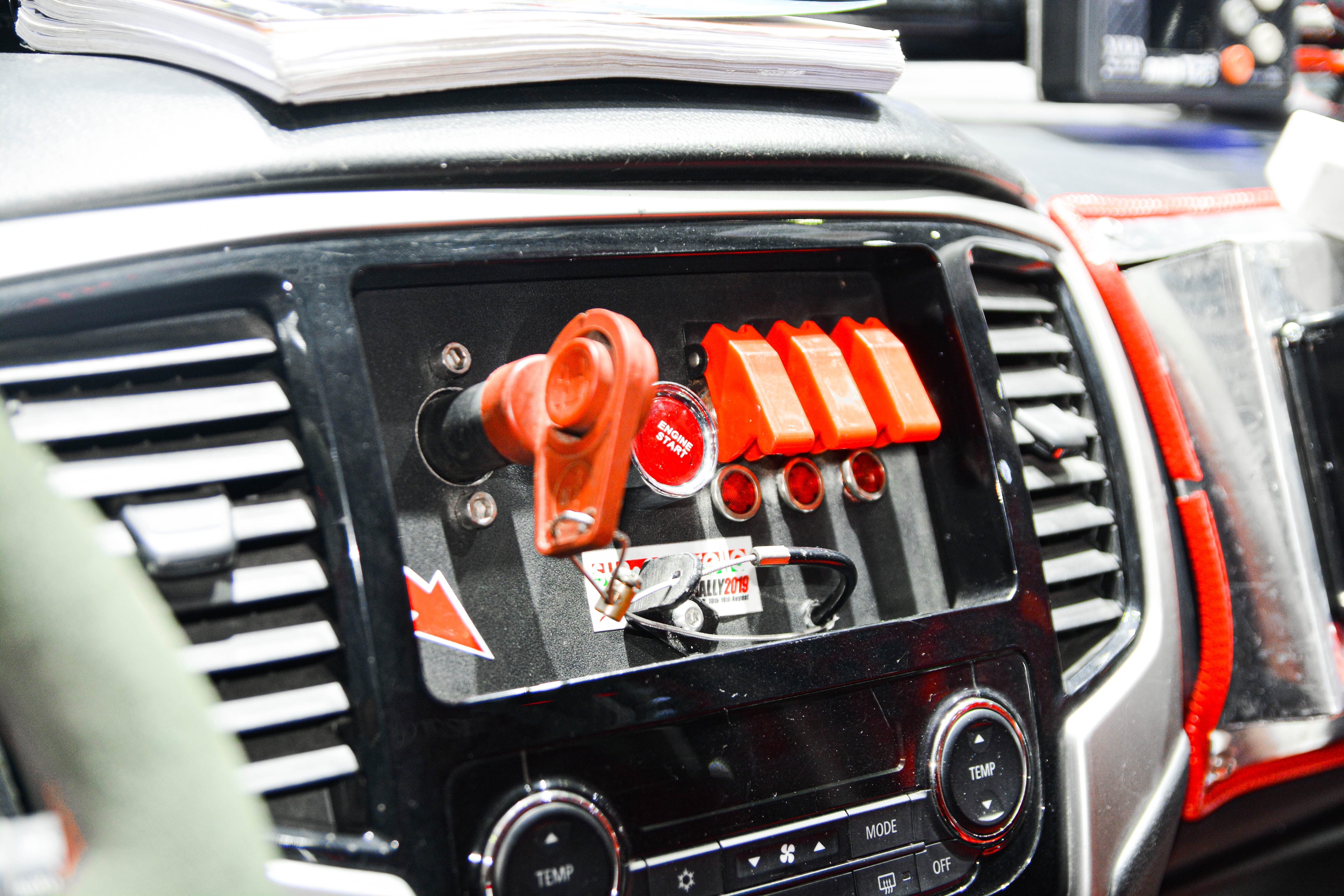 Mitsubishi Triton phien ban dua anh 10