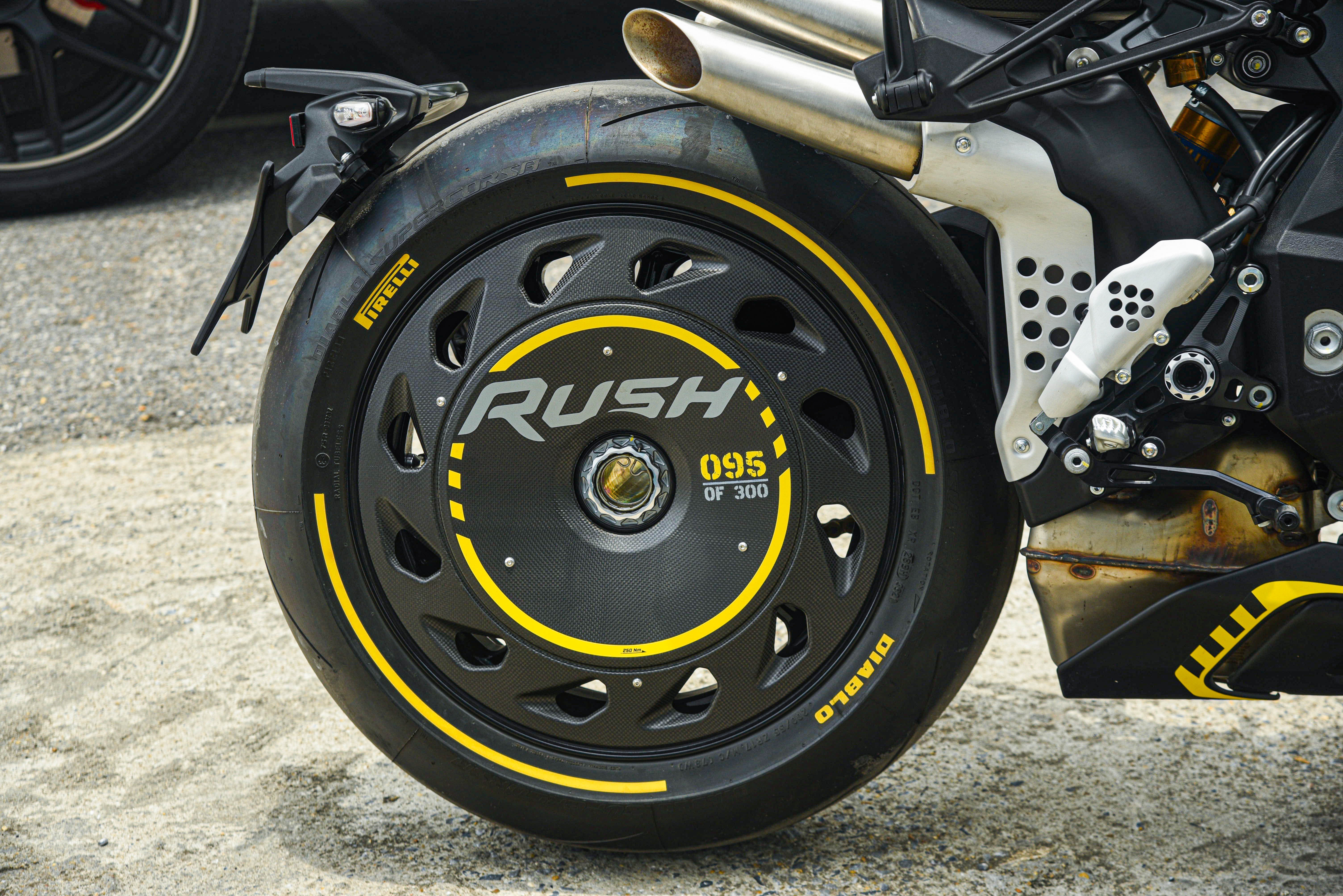 moto hiem MV Agusta Rush anh 3