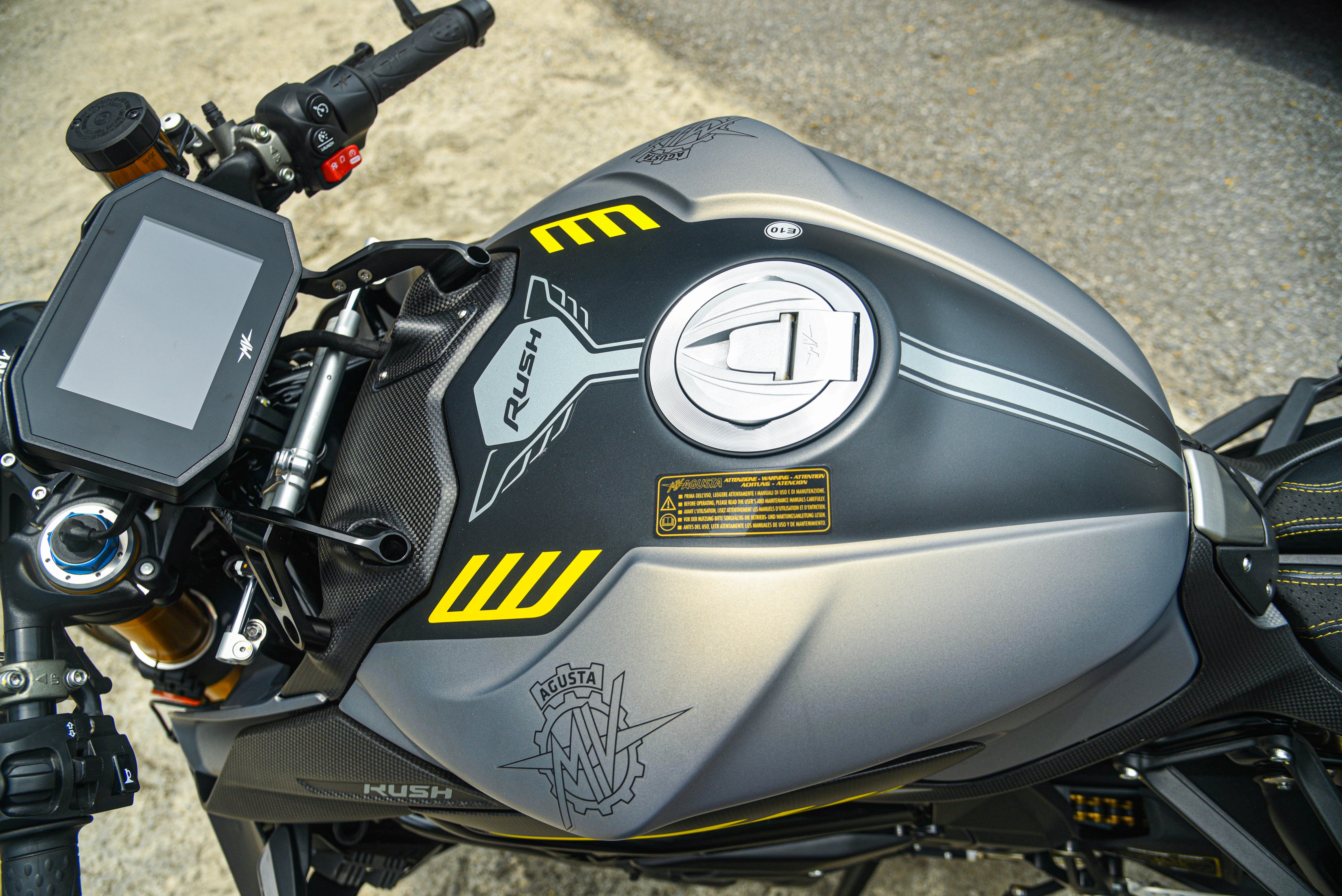 moto hiem MV Agusta Rush anh 8