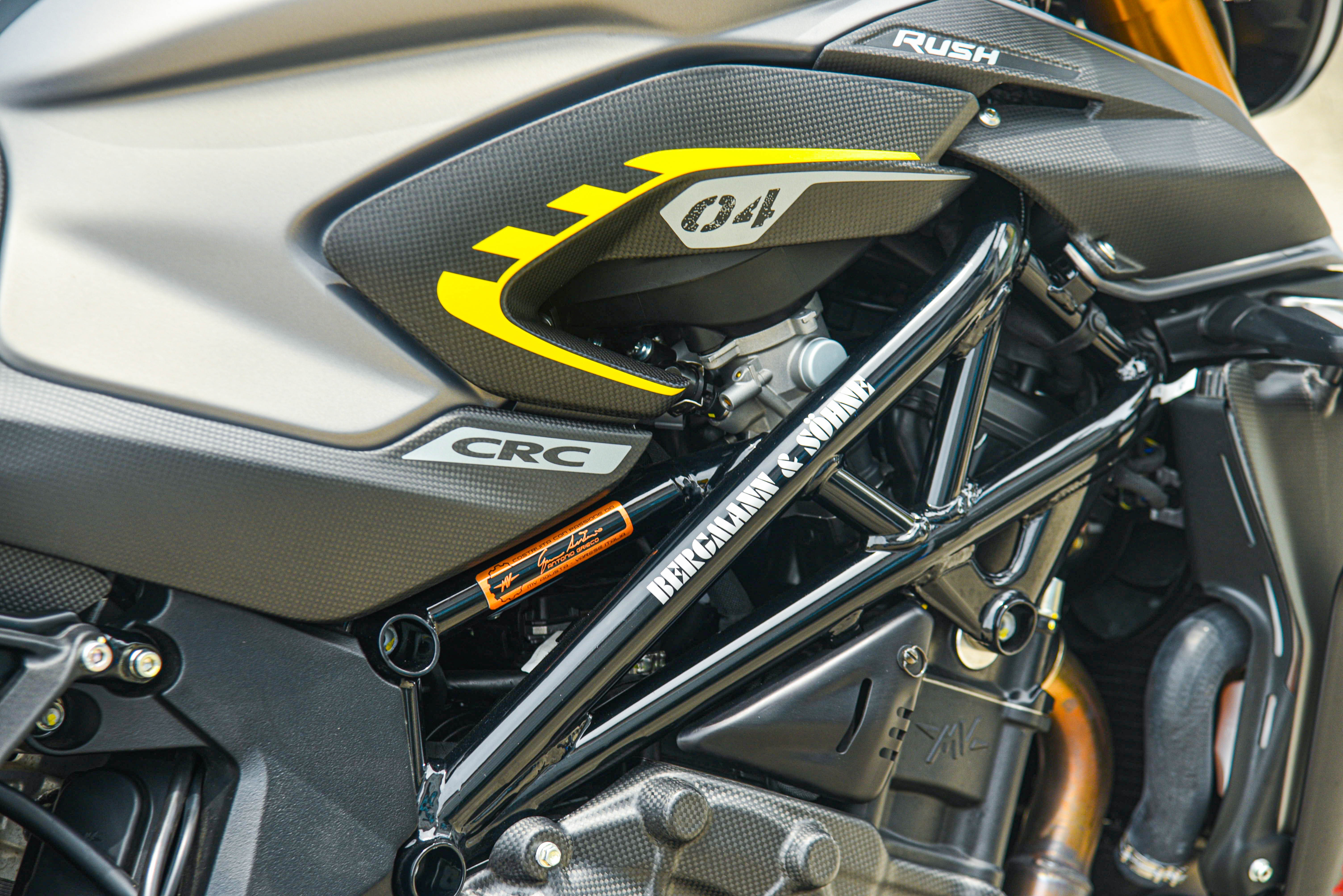 moto hiem MV Agusta Rush anh 7