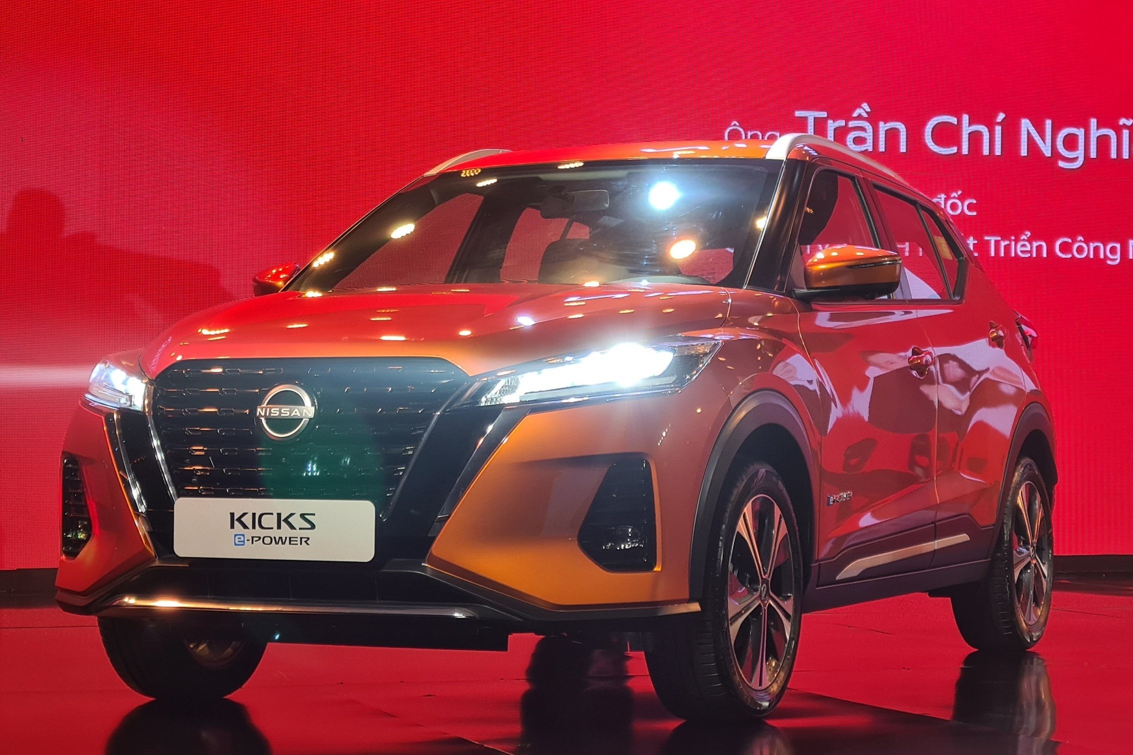 Xe dien chay xang Nissan Kicks gia tu 789 trieu dong hinh anh