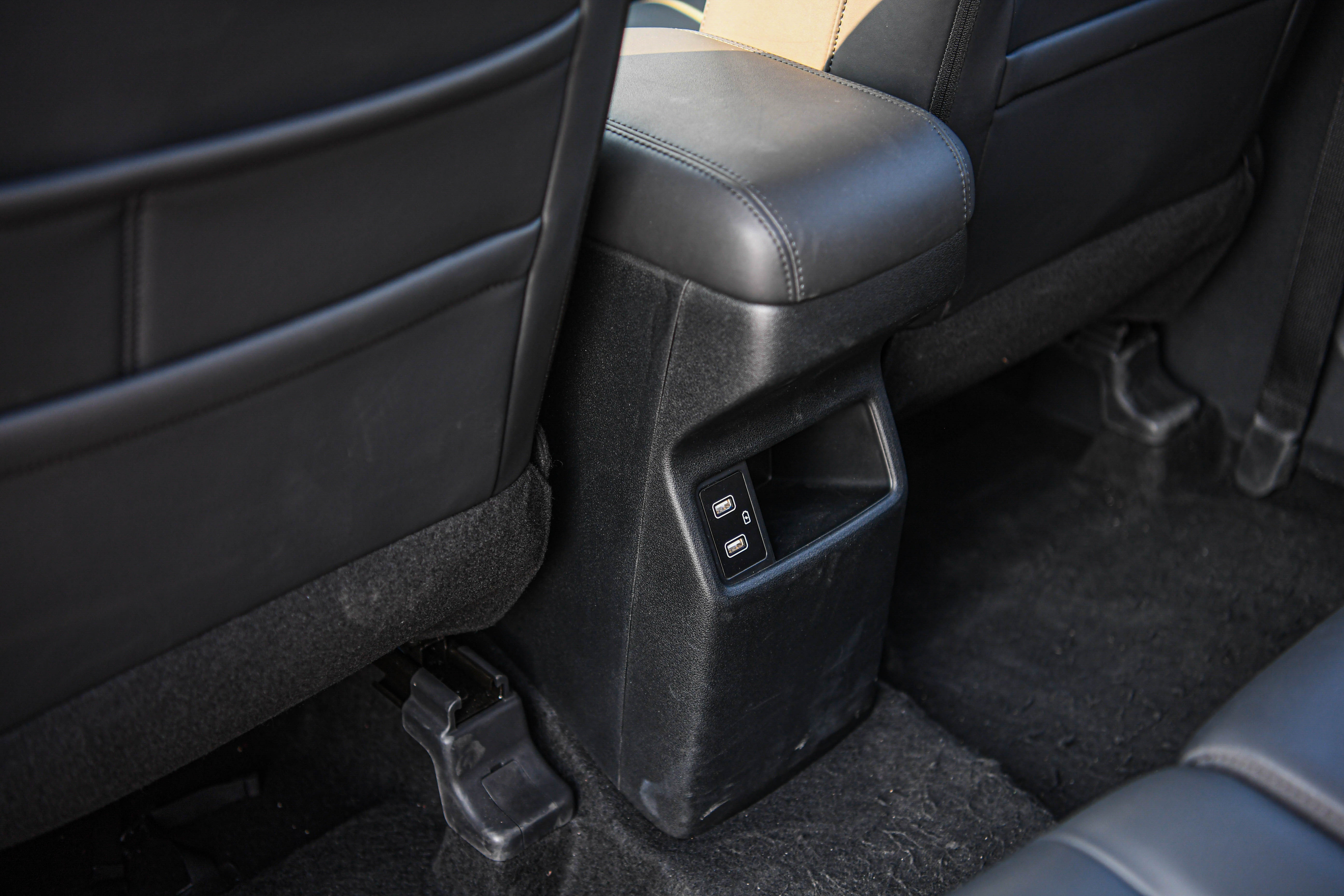 Hyundai Stargazer bản 7 chỗ ảnh 8 Hyundai Stargazer ban 7 cho anh 8