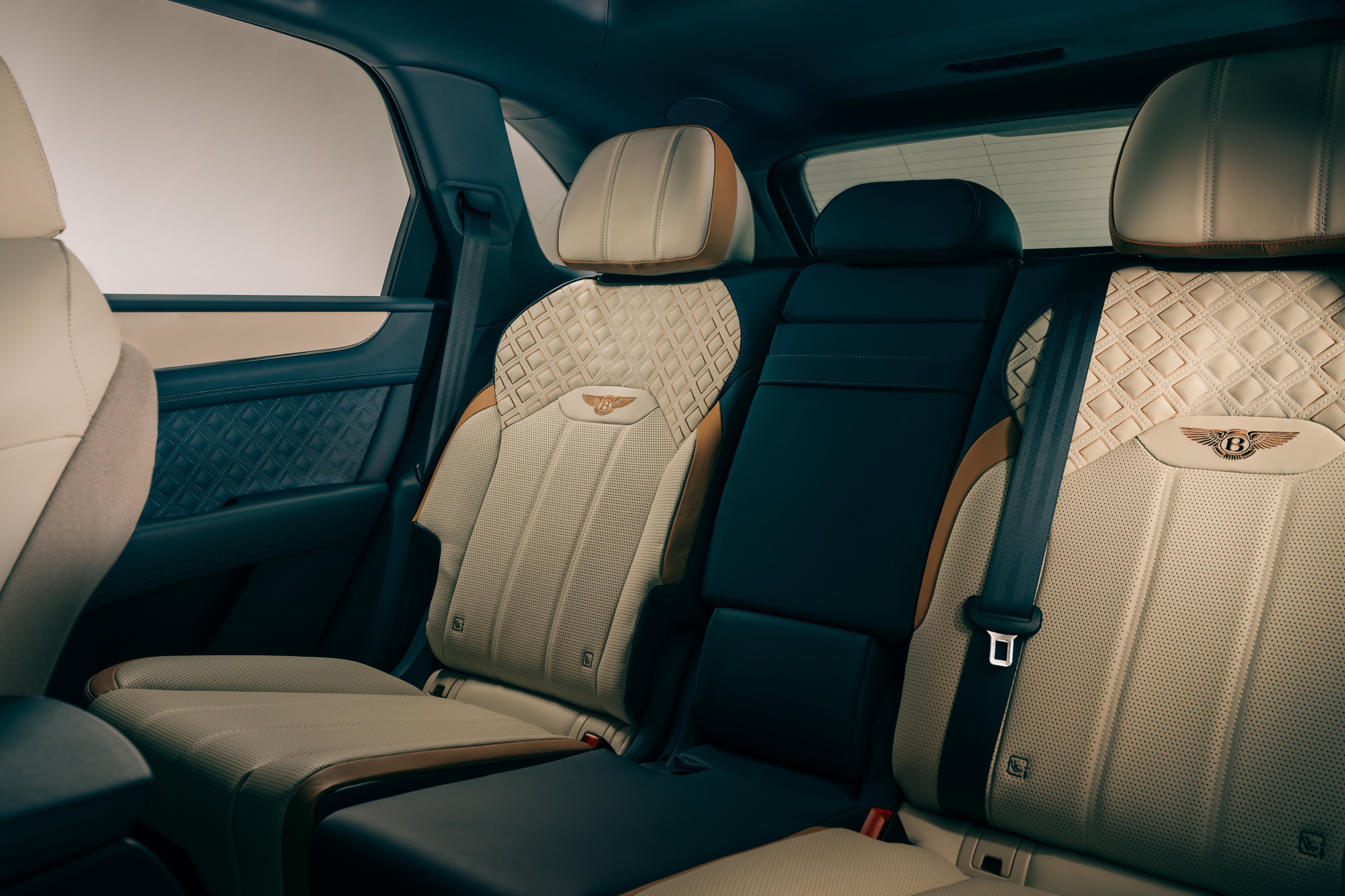 Bentley Bentayga bản giới hạn ảnh 8 Bentley Bentayga ban gioi han anh 8