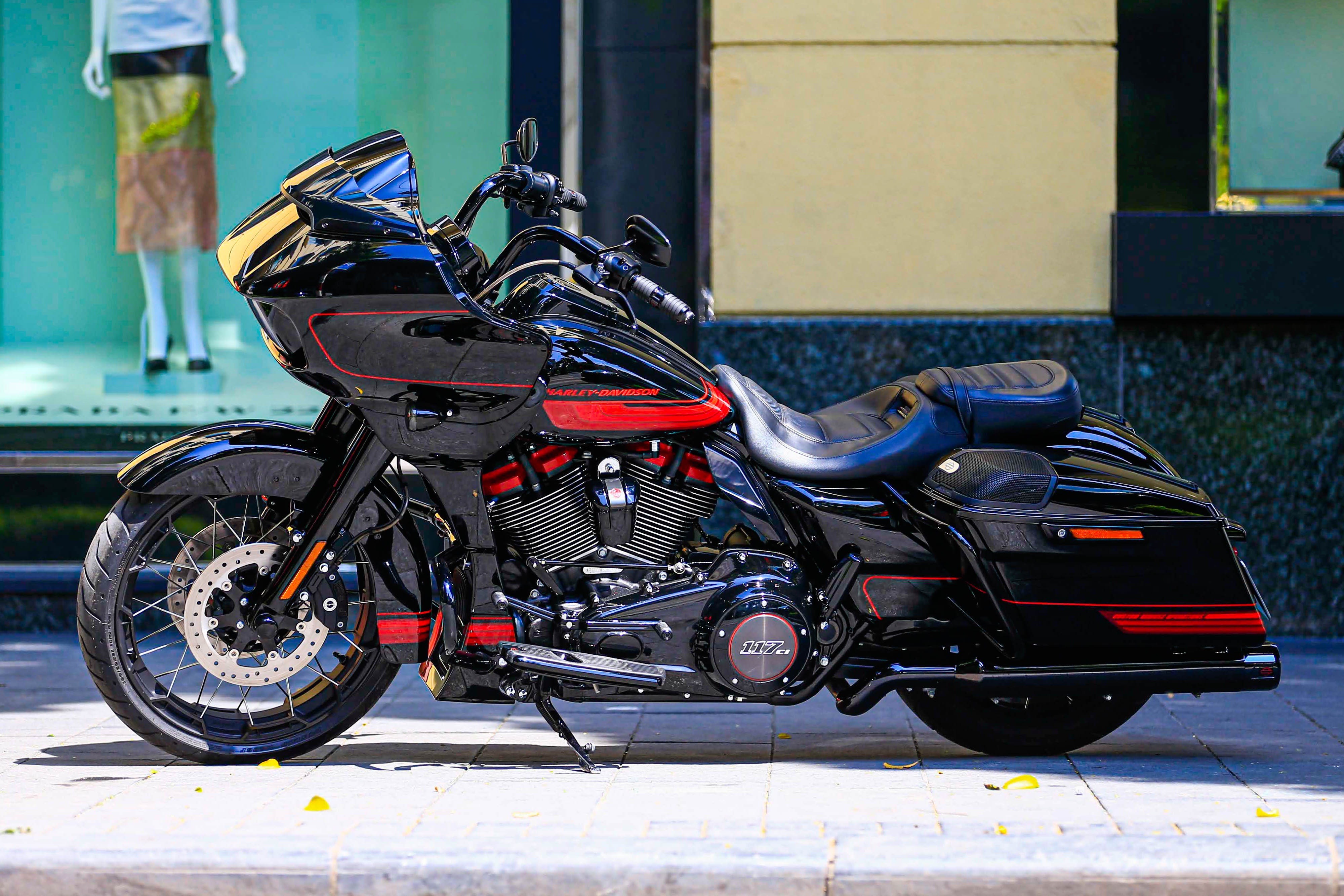 Harley-Davidson Road Glide CVO anh 2