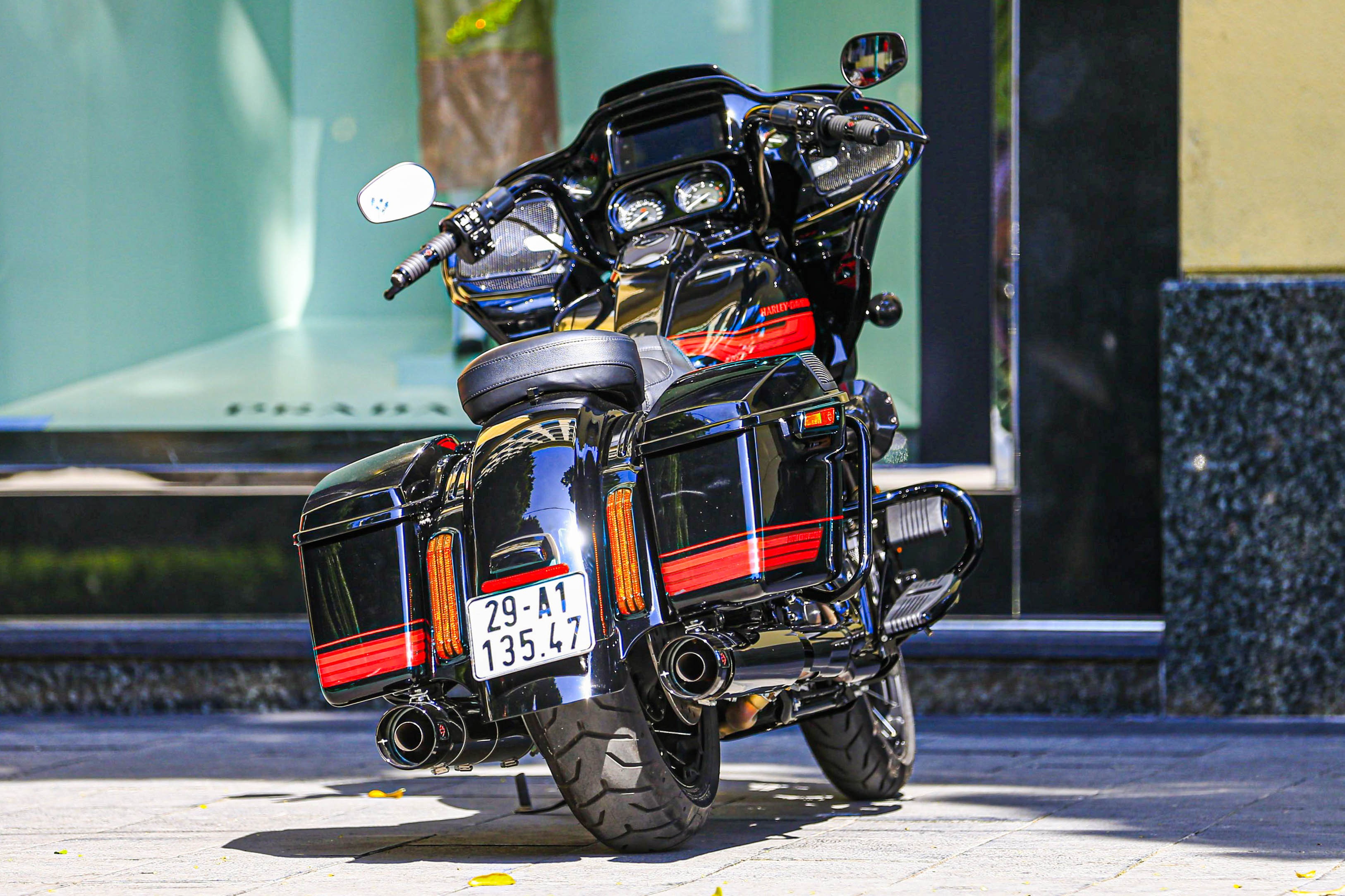 Harley-Davidson Road Glide CVO anh 9