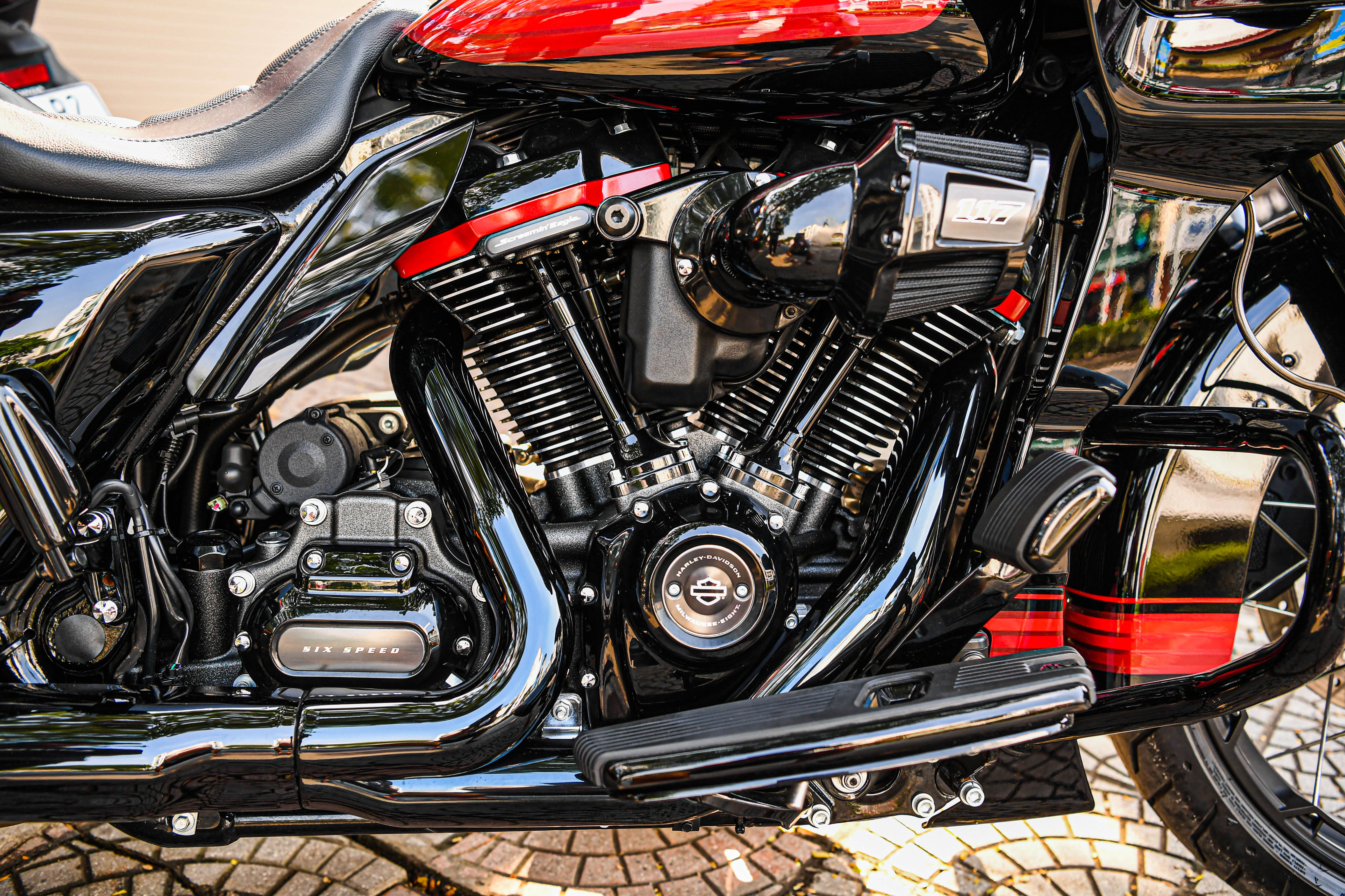 Harley-Davidson Road Glide CVO anh 8