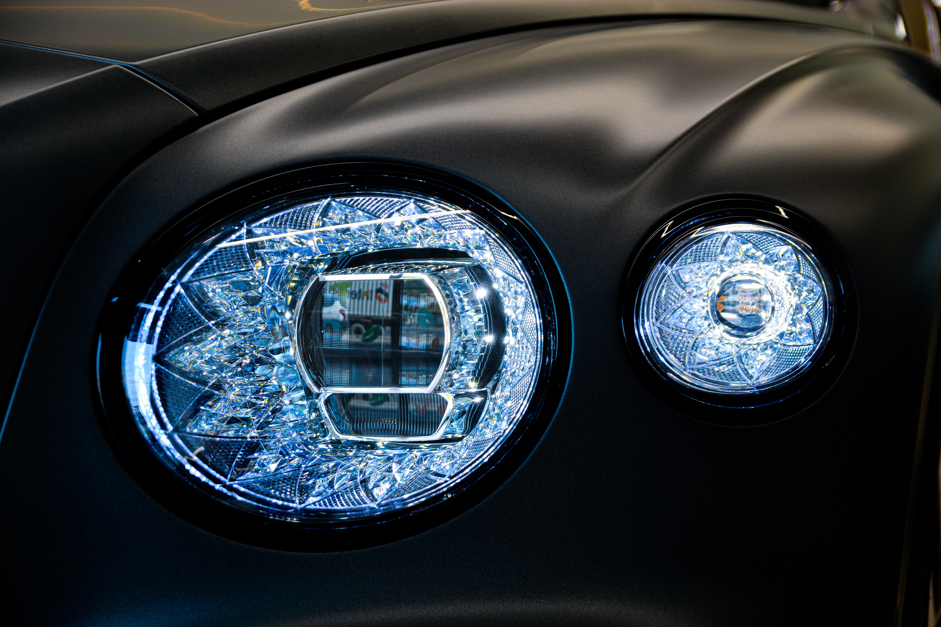 Bentley Flying Spur nang cap anh 4