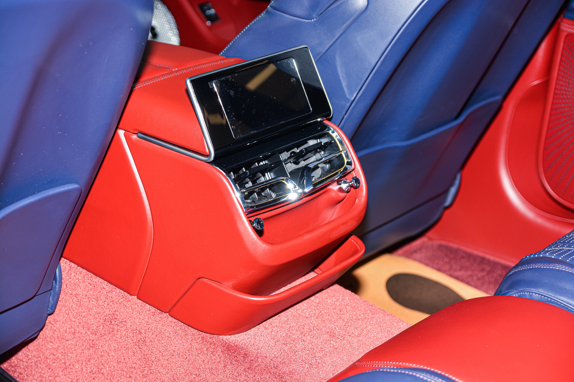 Bentley Flying Spur nang cap anh 13