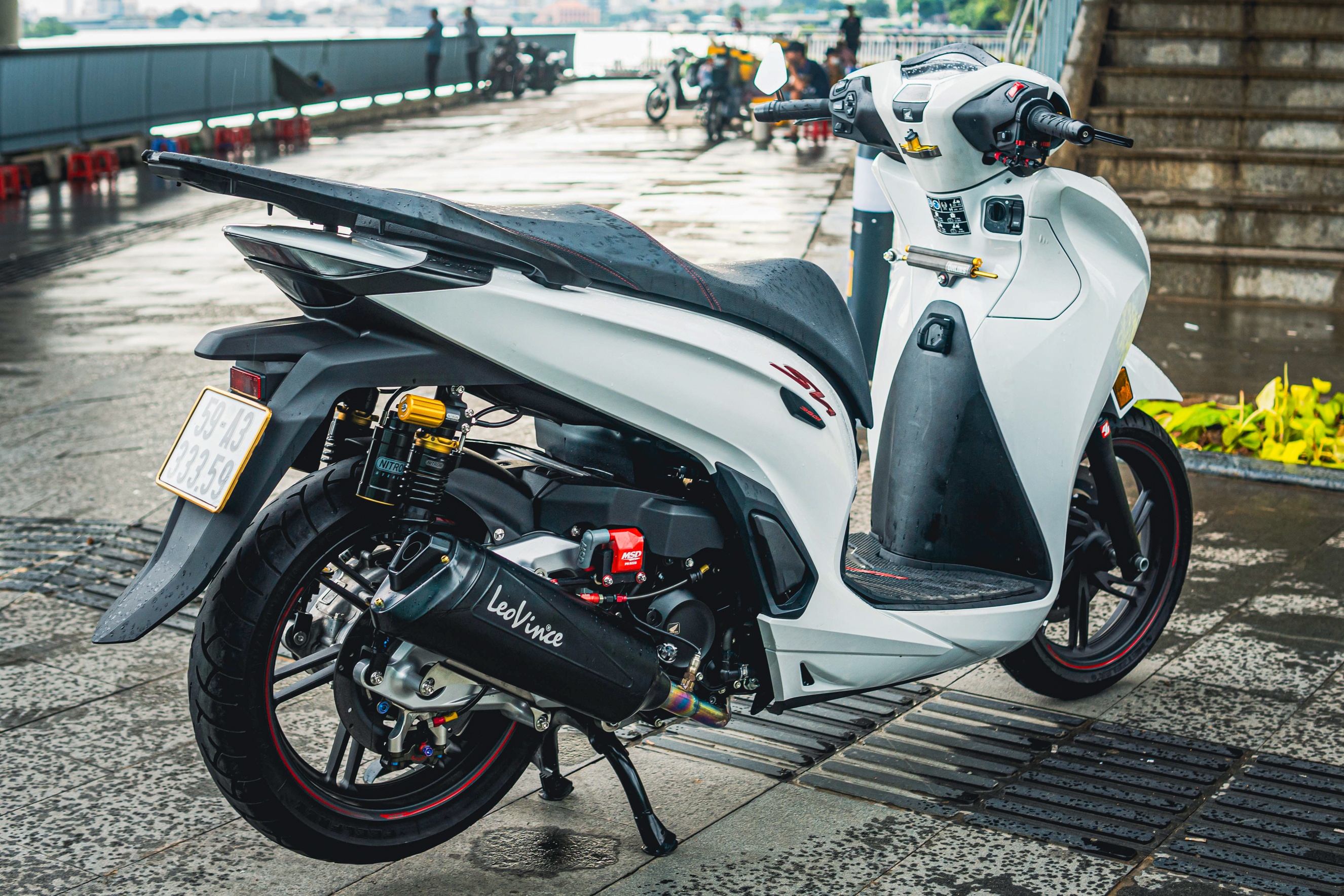 SH 350i do nua ty anh 9