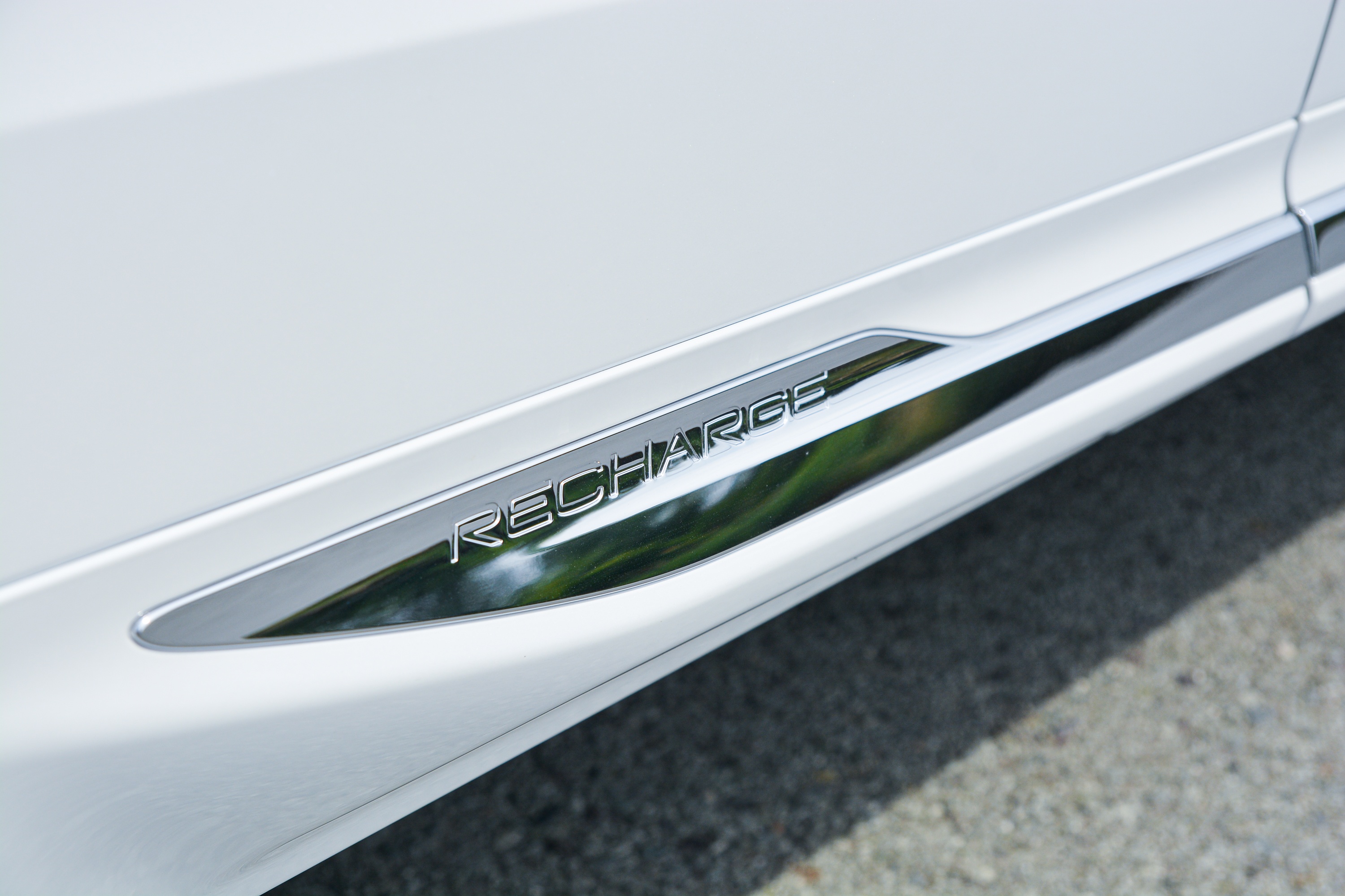 Can canh XC60 Recharge Ultimate anh 13