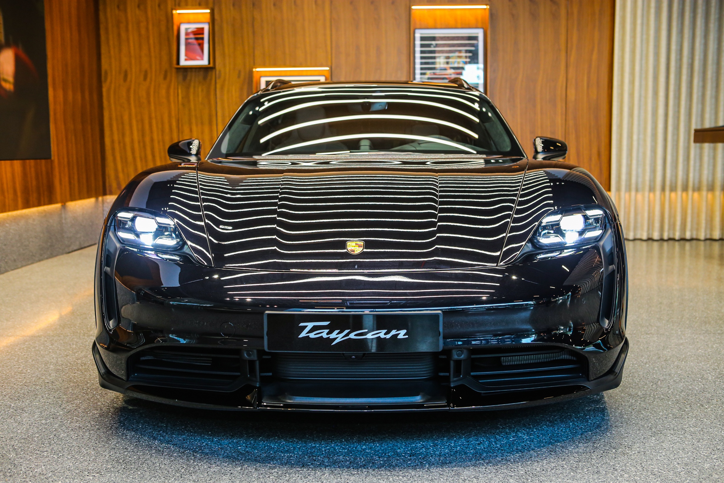 Porsche Taycan do 1, 7 ty anh 3