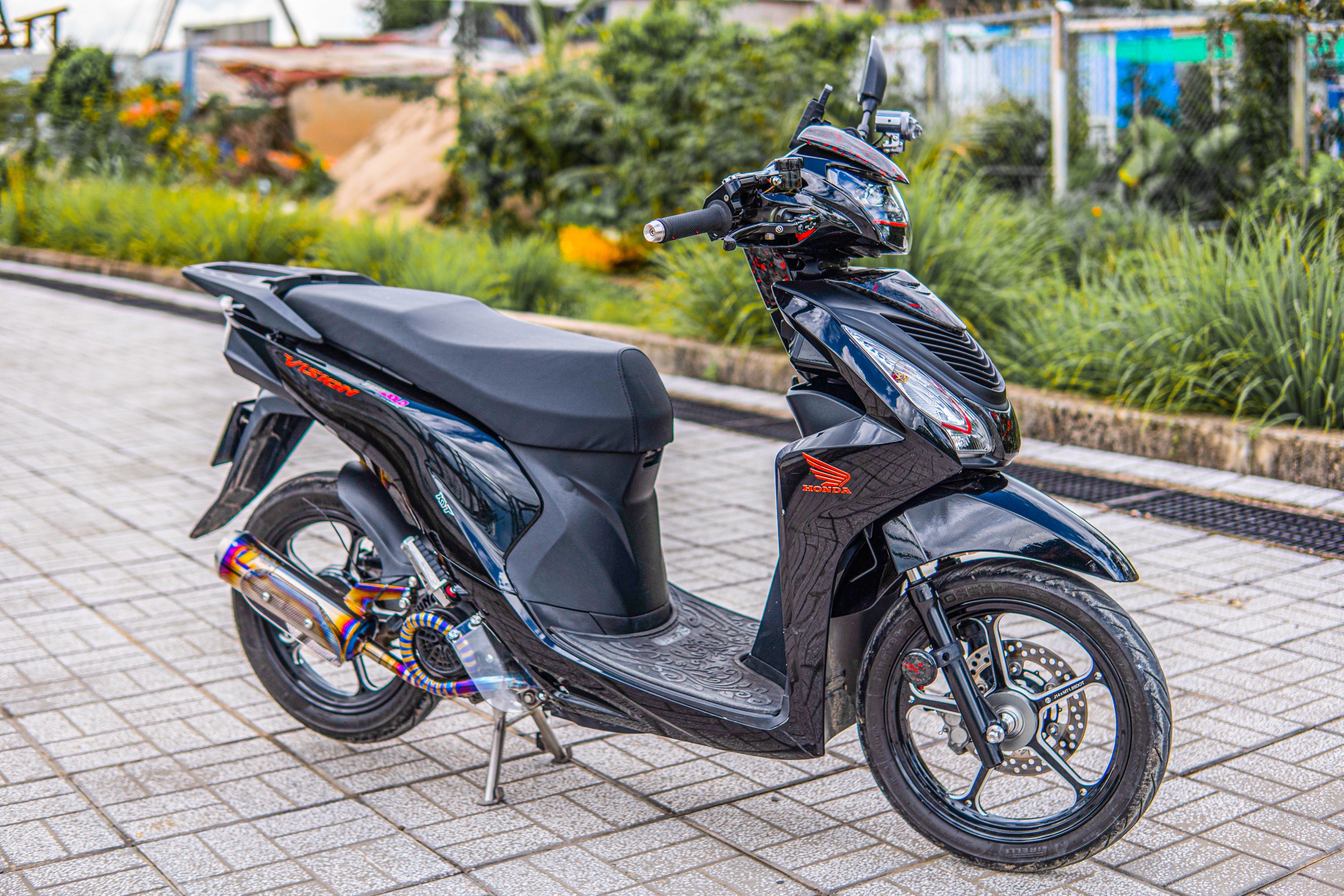 Chi tiet Honda Vision voi dan phu kien hon 70 trieu dong hinh anh