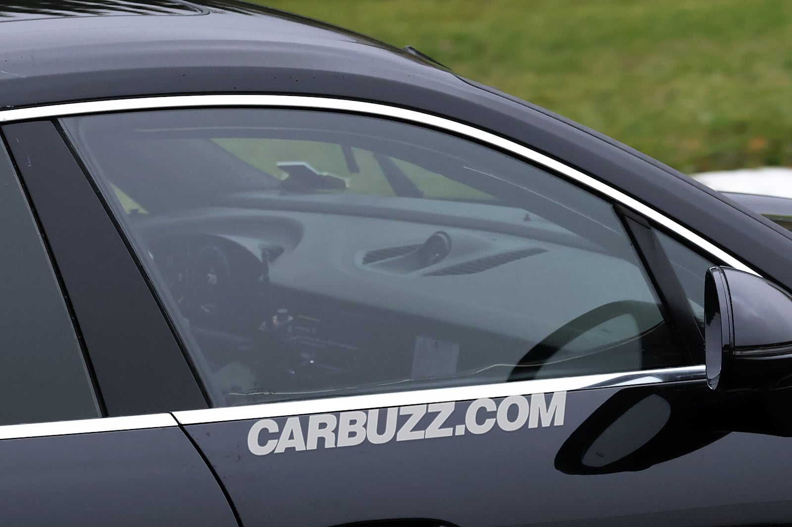 noi that Porsche Macan EV anh 1