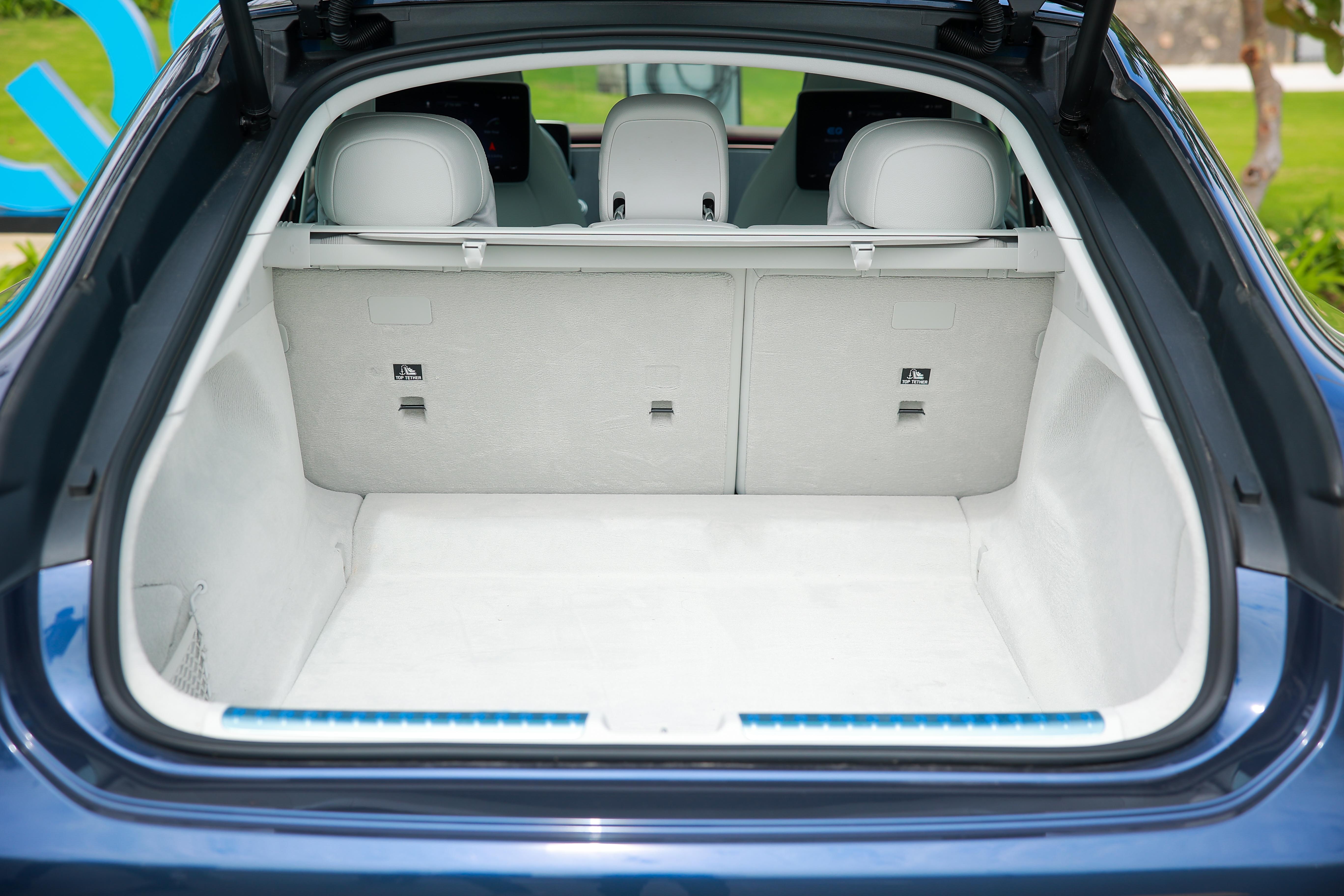 Danh gia Mercedes-Benz EQS anh 8