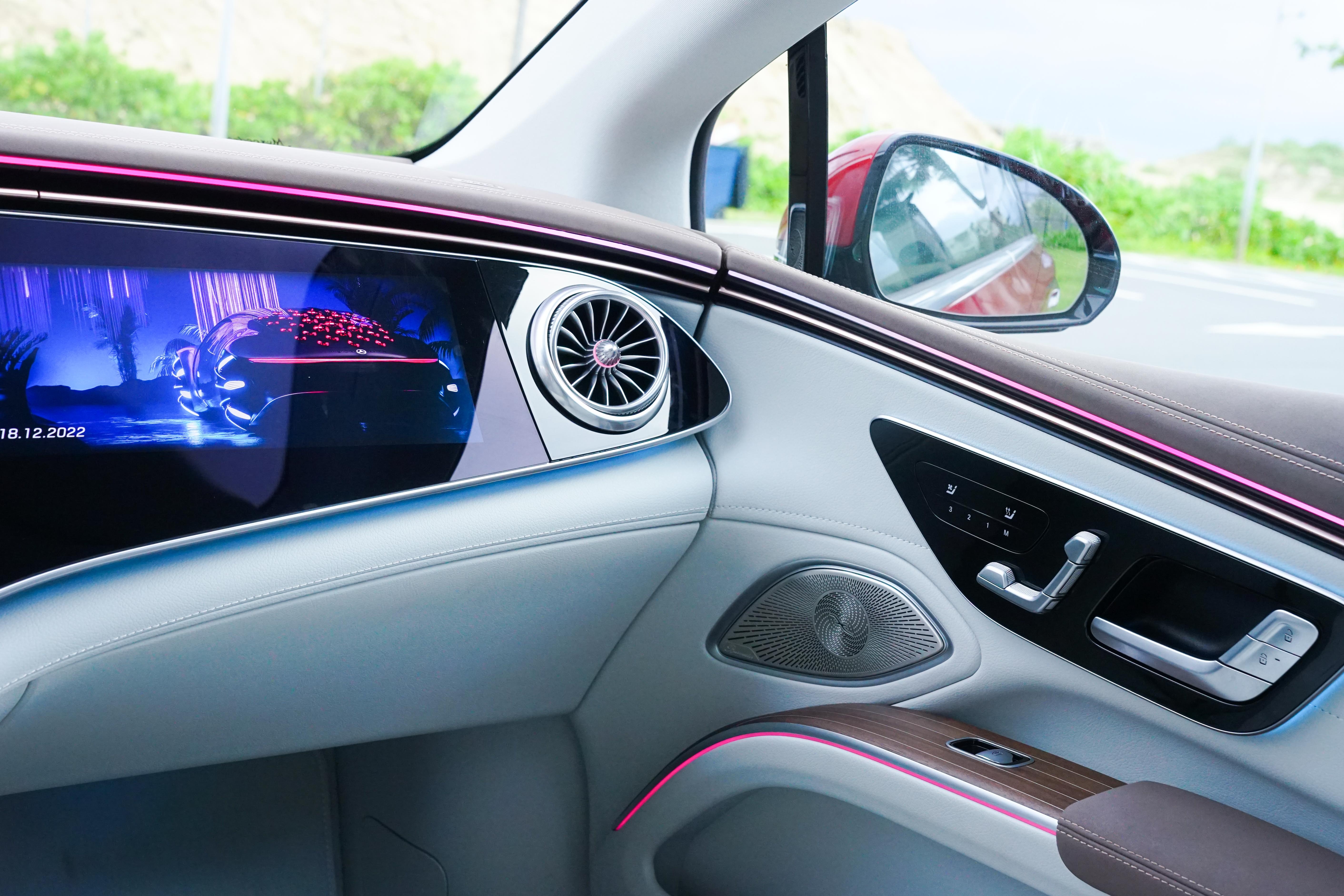 Danh gia Mercedes-Benz EQS anh 7