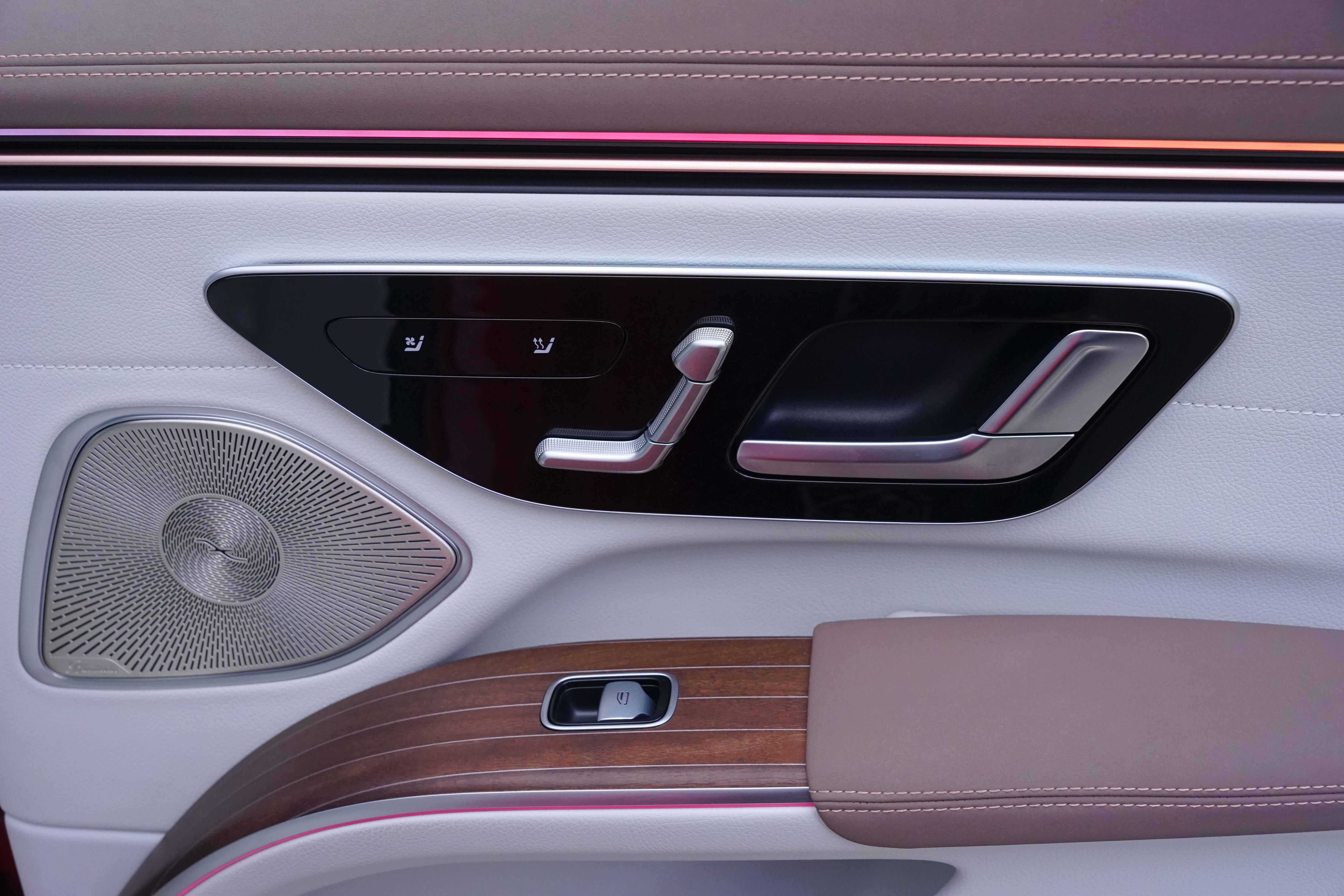 Danh gia Mercedes-Benz EQS anh 9