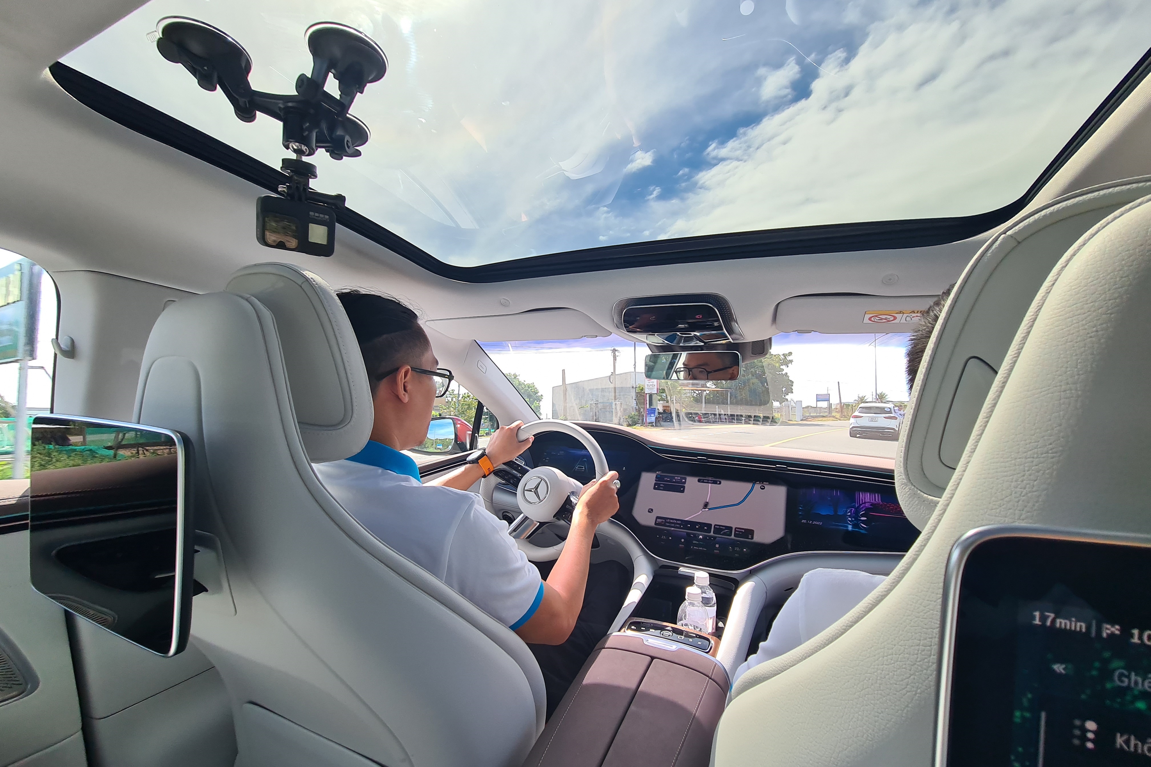 Danh gia Mercedes-Benz EQS anh 11