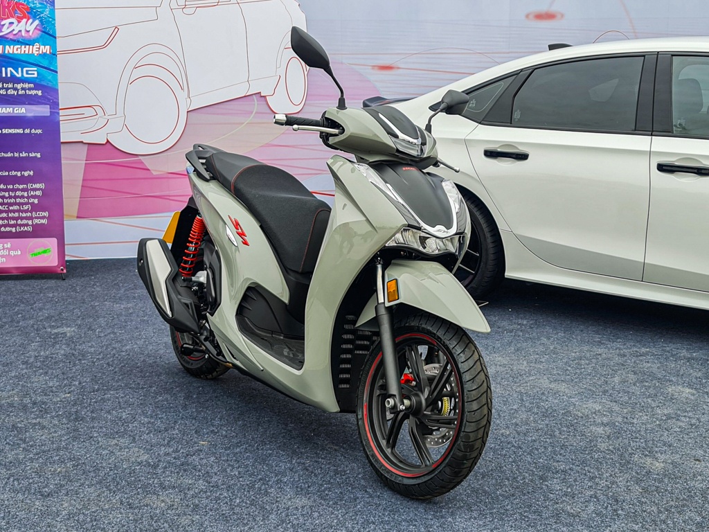 Honda SH 350i doi 2023 anh 1