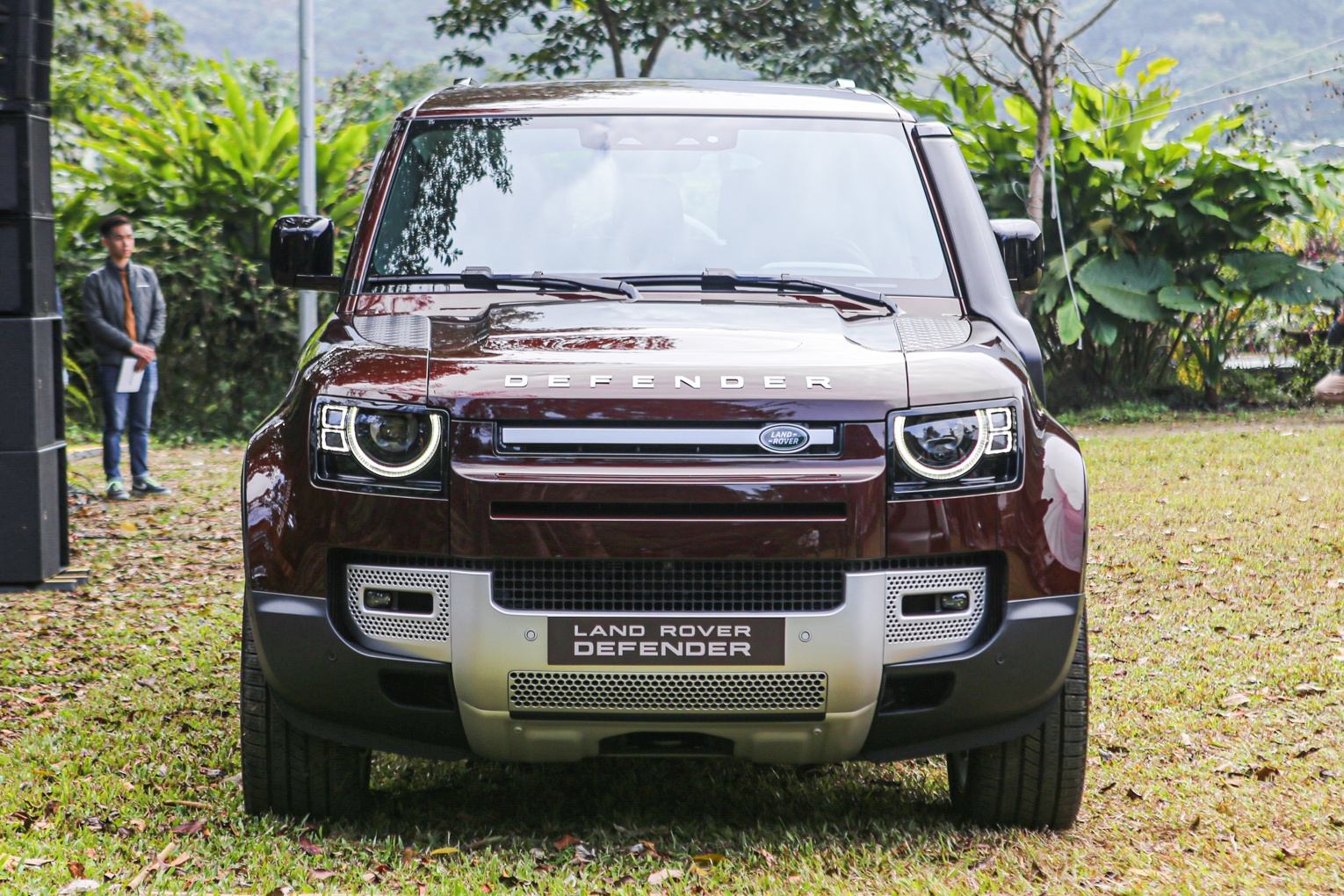 Land Rover Defender 130 ảnh 3 Land Rover Defender 130 anh 3