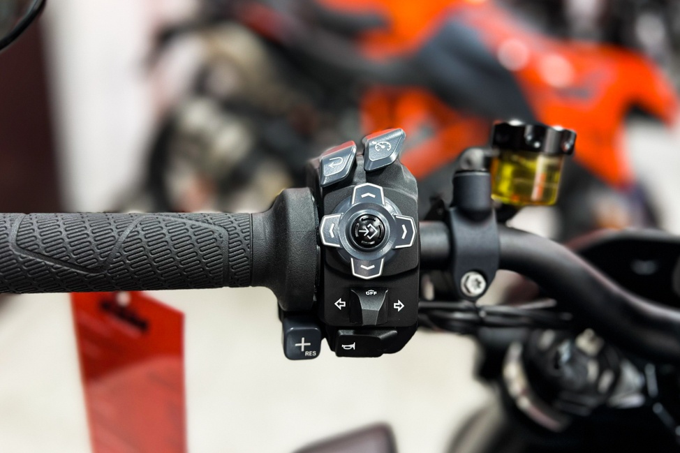 Môtô KTM Brabus 1300R ảnh 5 Moto KTM Brabus 1300R anh 5