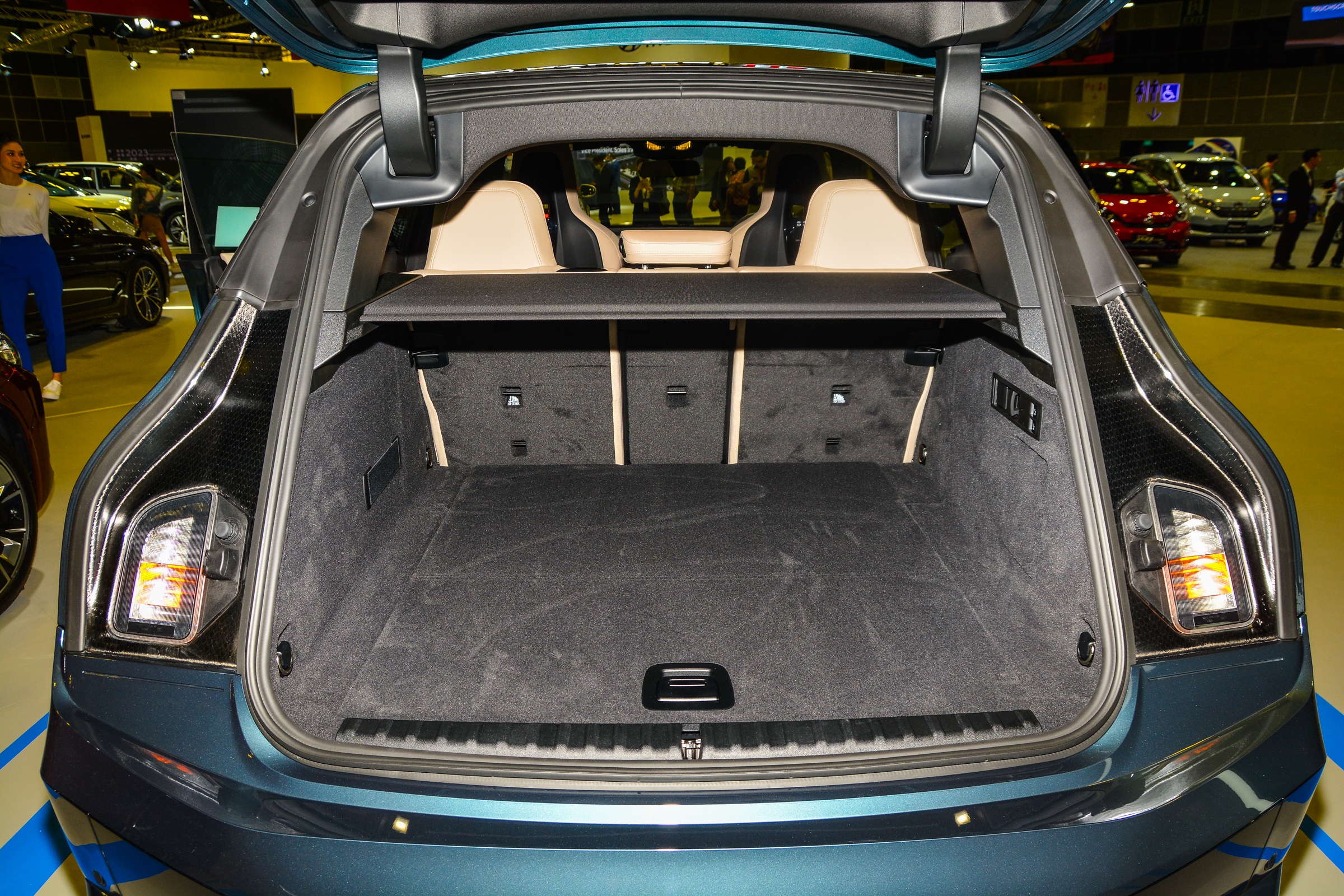 BMW iX xDrive40 Sport anh 6