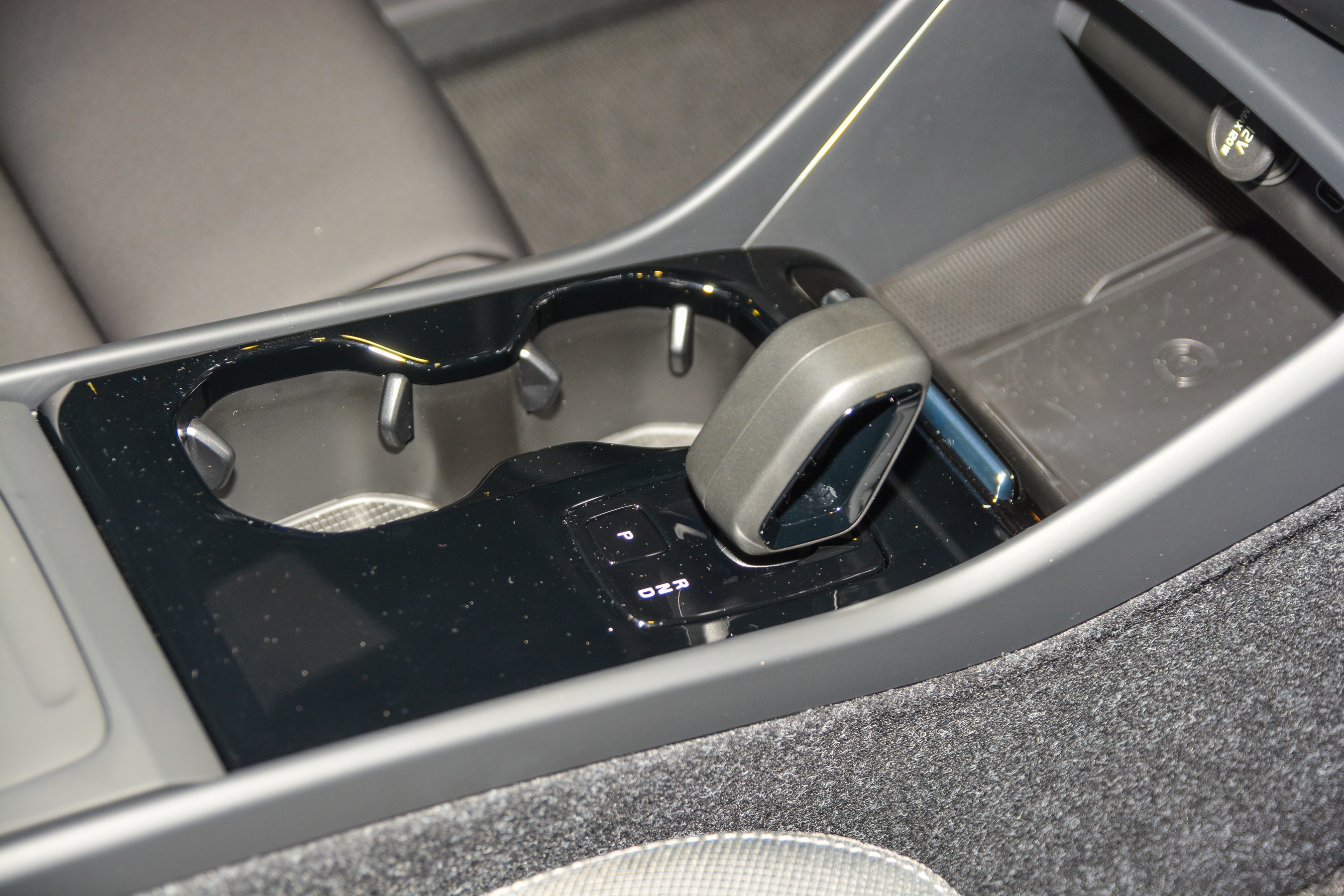 Chi tiet Volvo C40 Recharge anh 10