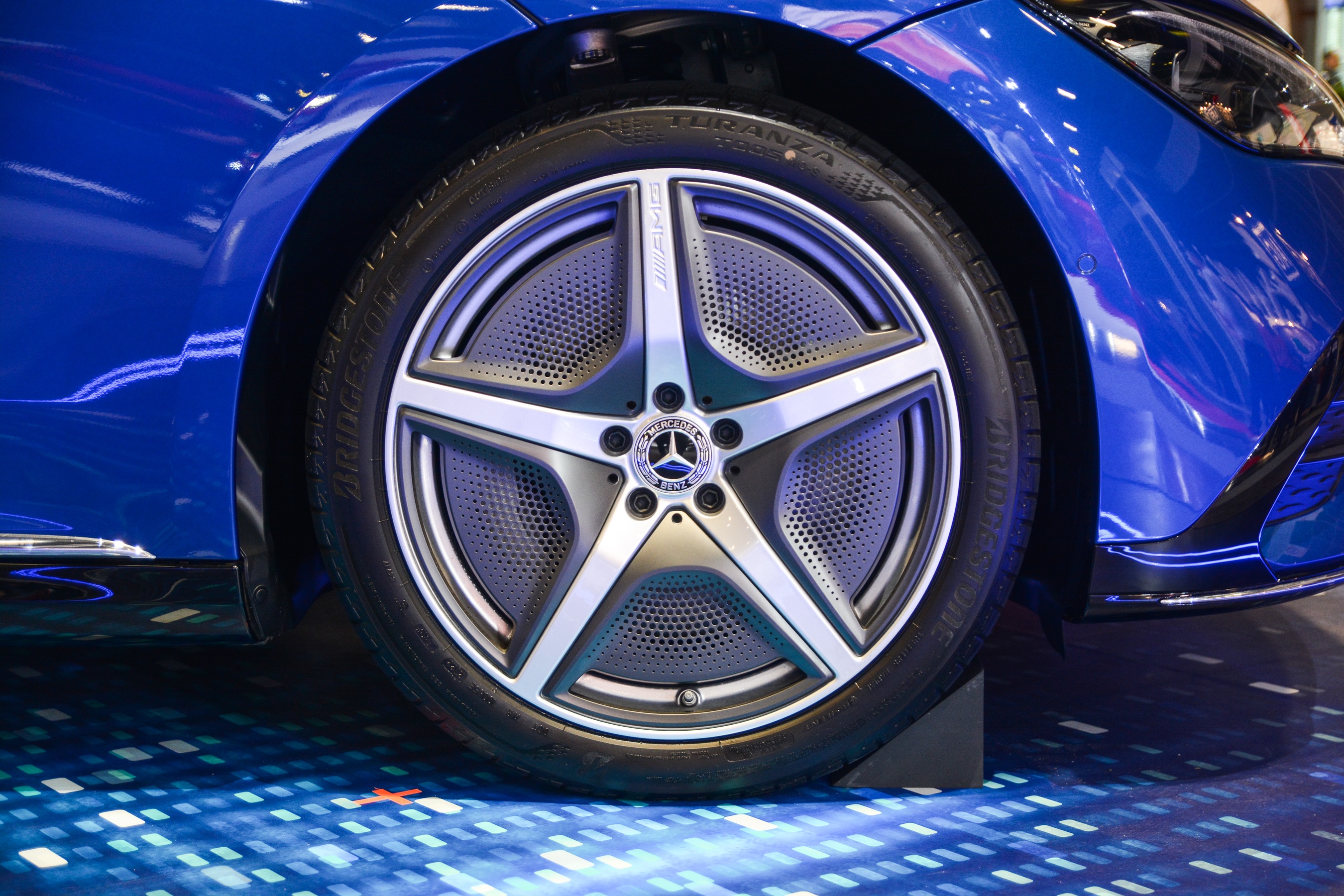 Xe dien EQE 350+ anh 5