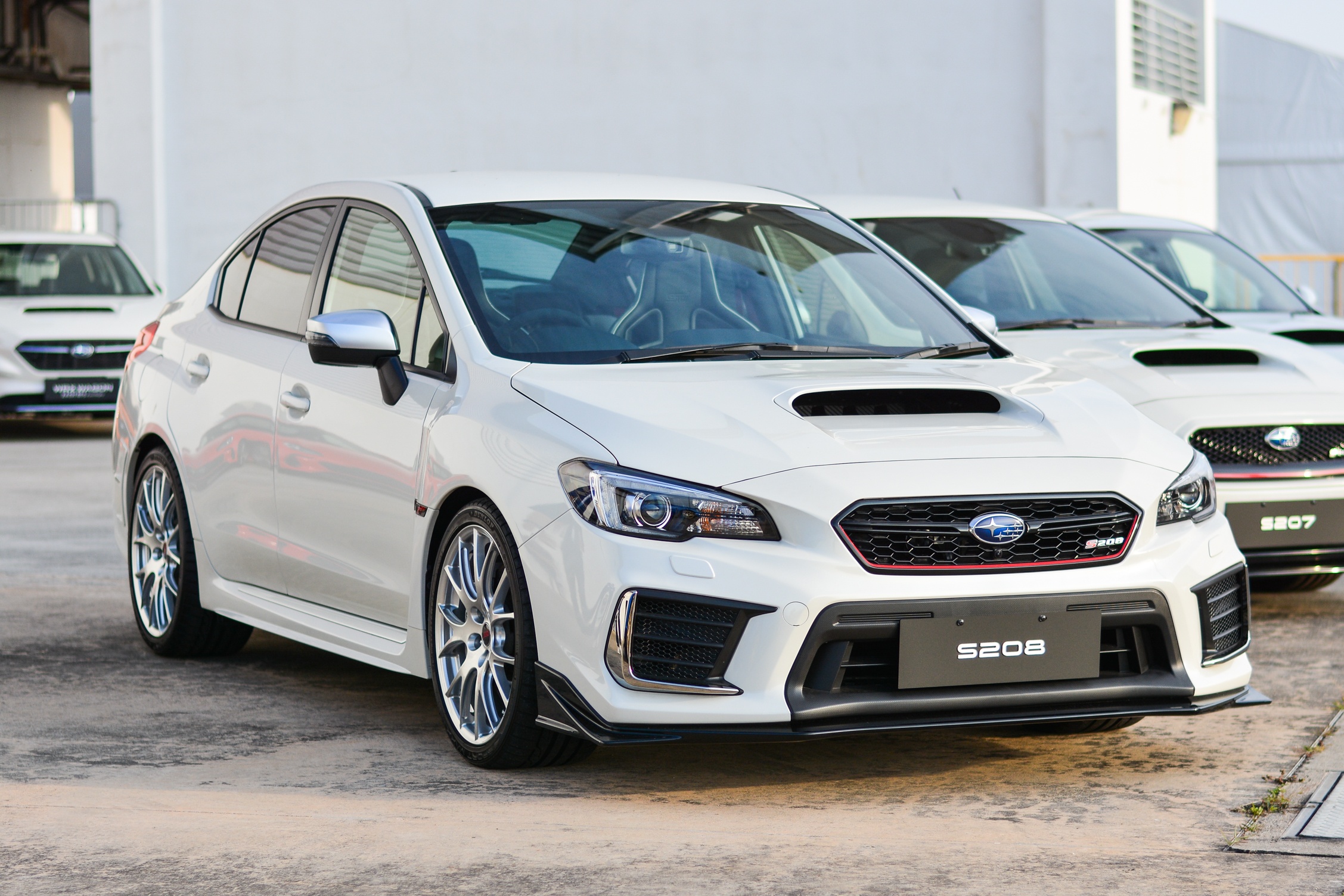 Chi tiet Subaru WRX STI S208, xe the thao san xuat gioi han 450 chiec hinh anh