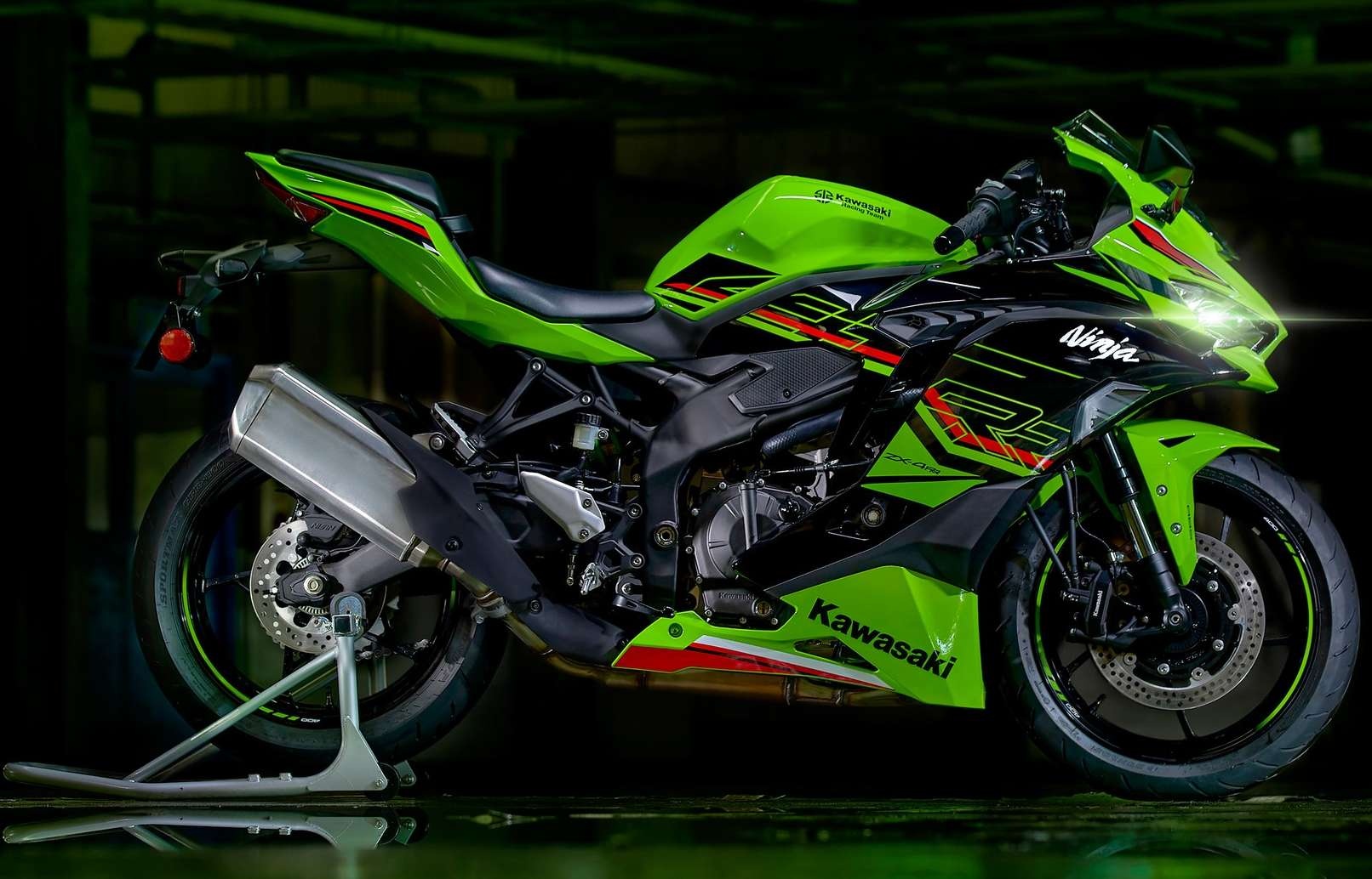 Kawasaki ZX-4RR ra mat, sportbike 400 cc dung giam xoc ZX-10R hinh anh