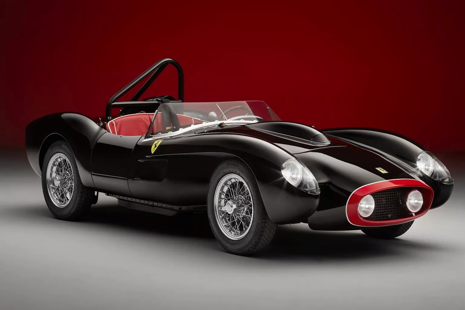 Chiec Ferrari thu nho manh 18,5 ma luc co gia hon 100.000 USD hinh anh