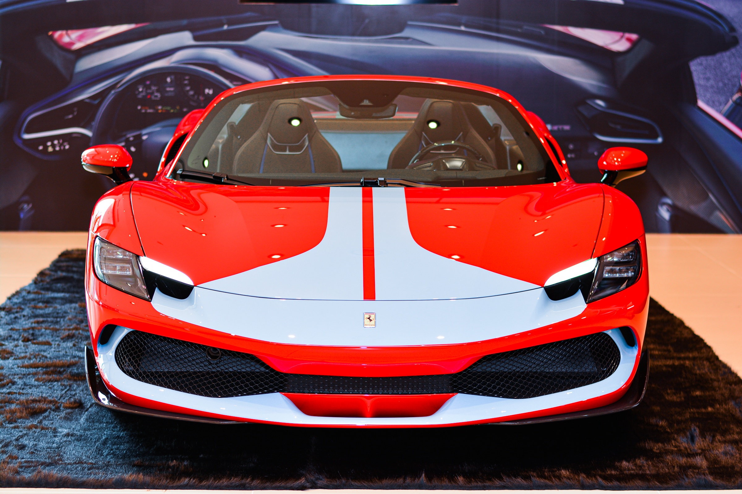 Chiem nguong Ferrari 296 GTS anh 1