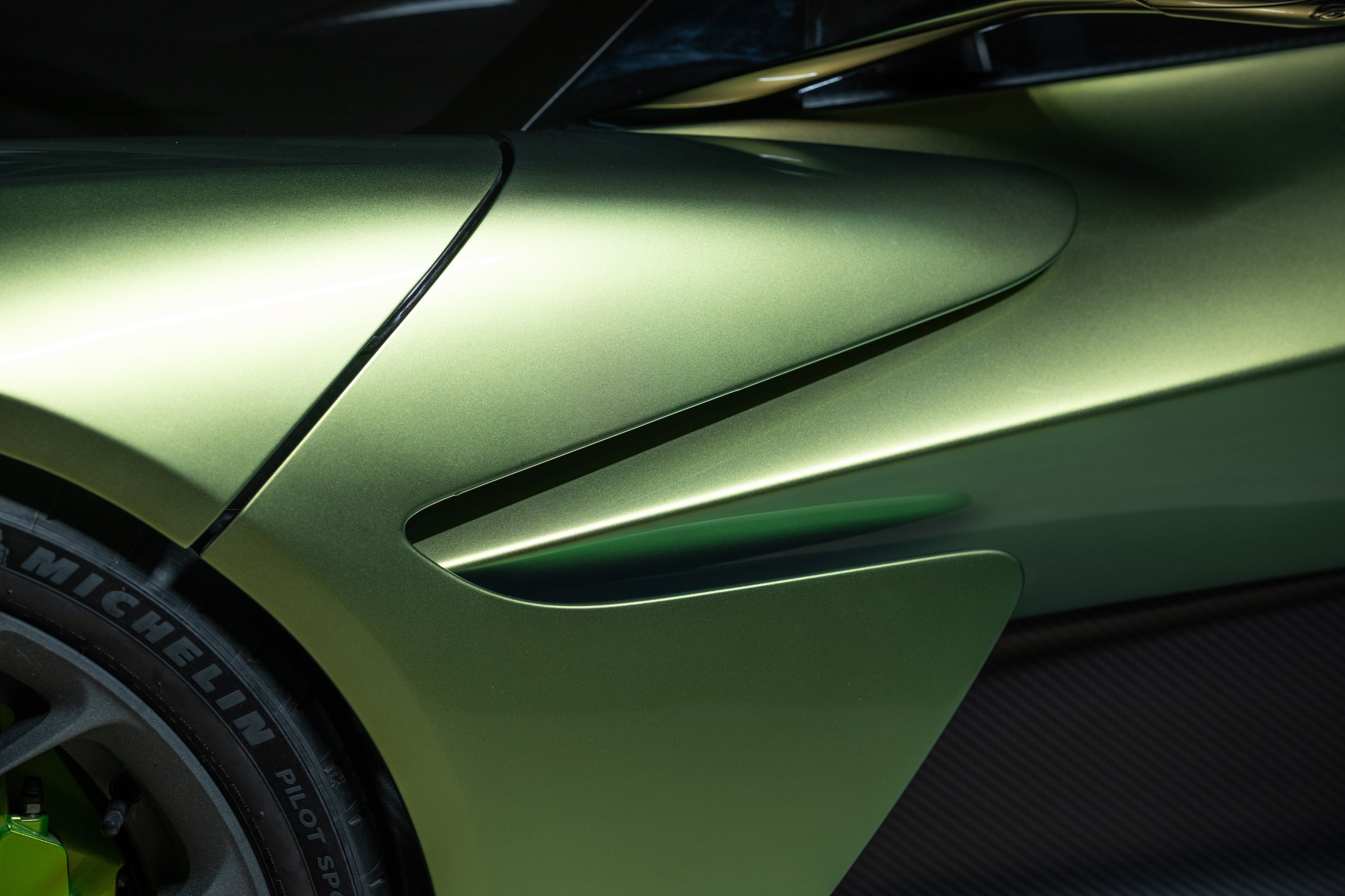 Sieu xe Aston Martin Valhalla anh 3