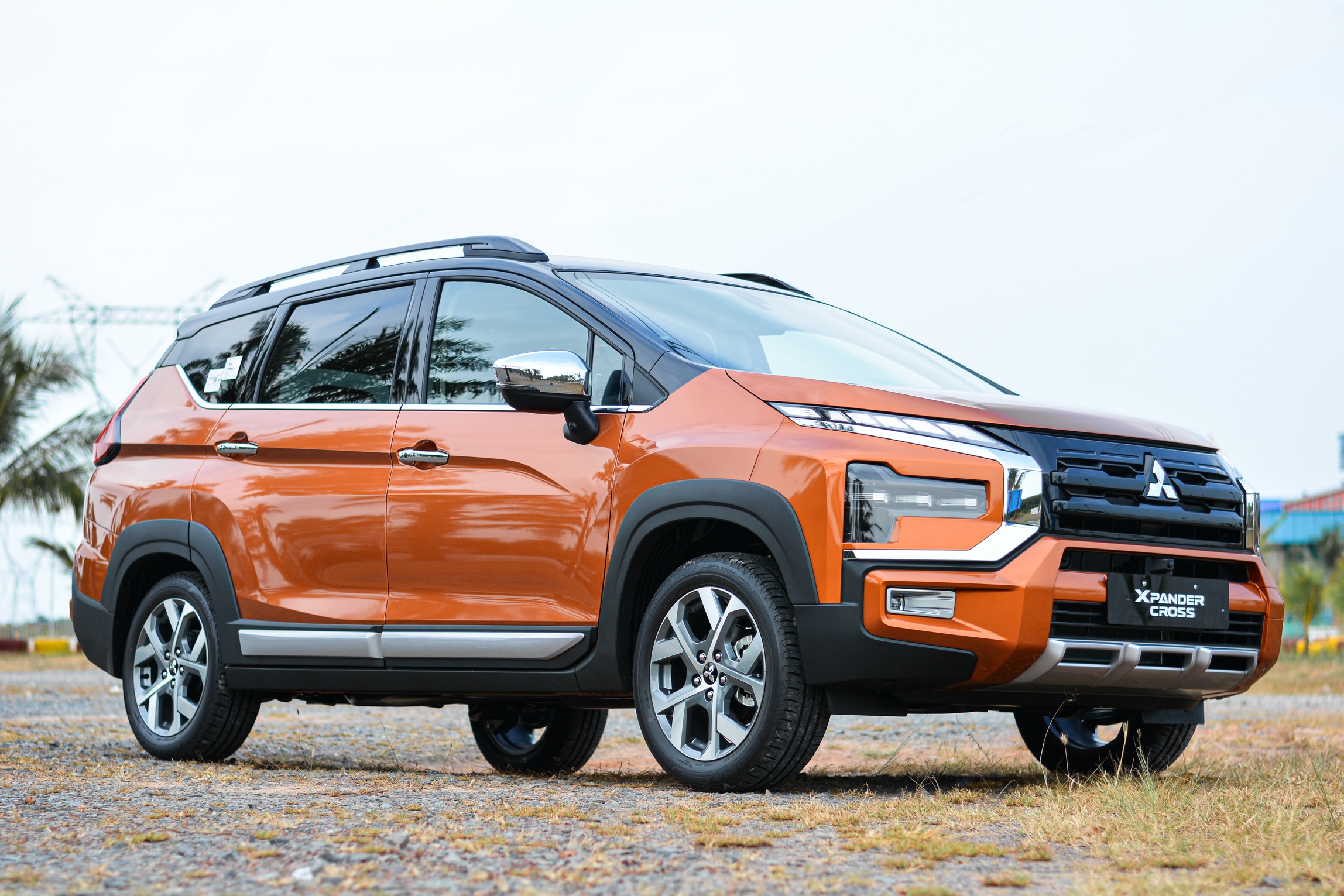 Chi tiet Mitsubishi Xpander Cross 2023 - nhieu nang cap, tang gia ban hinh anh