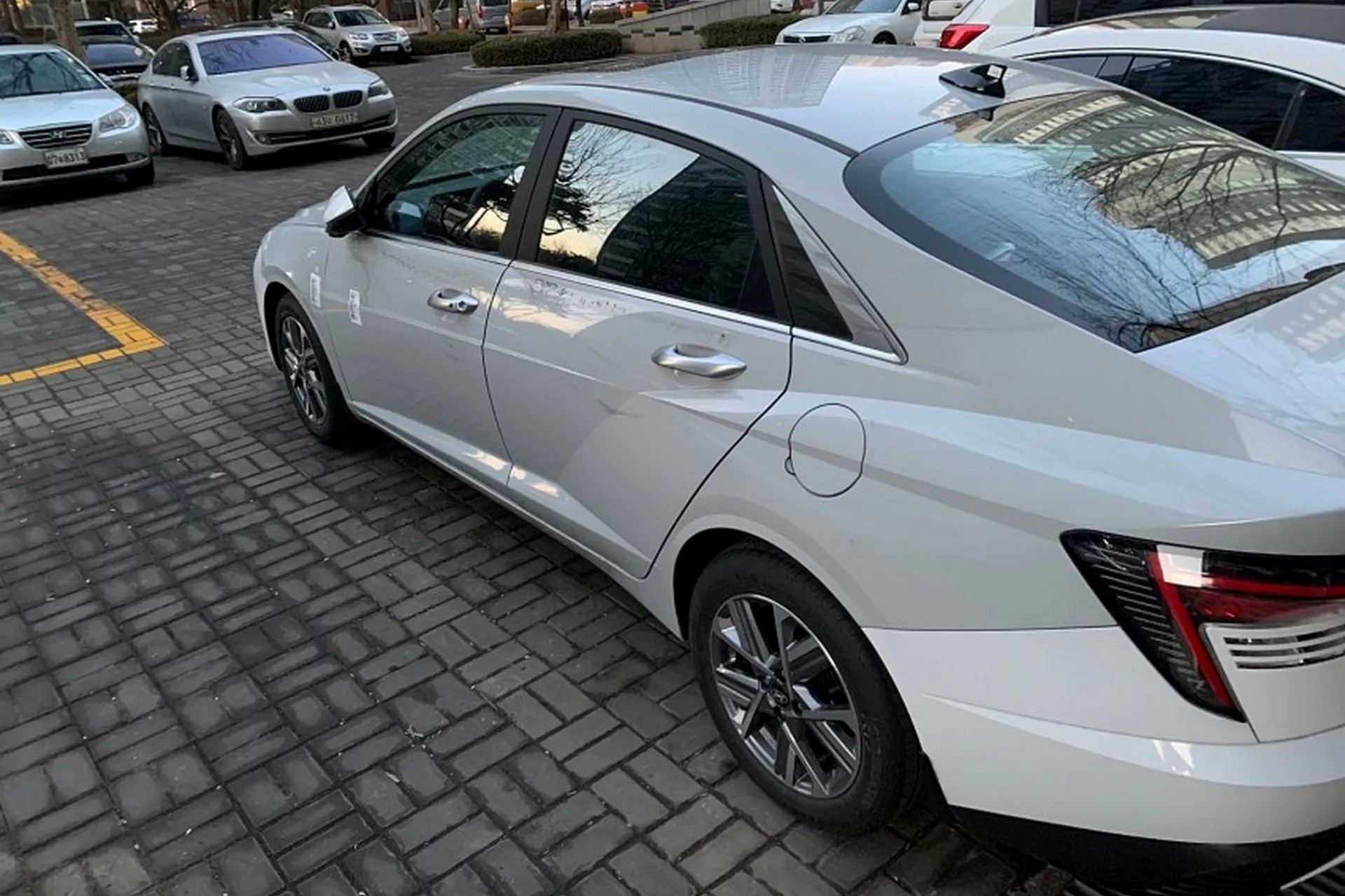 ngoai that Hyundai Accent 2023 anh 1