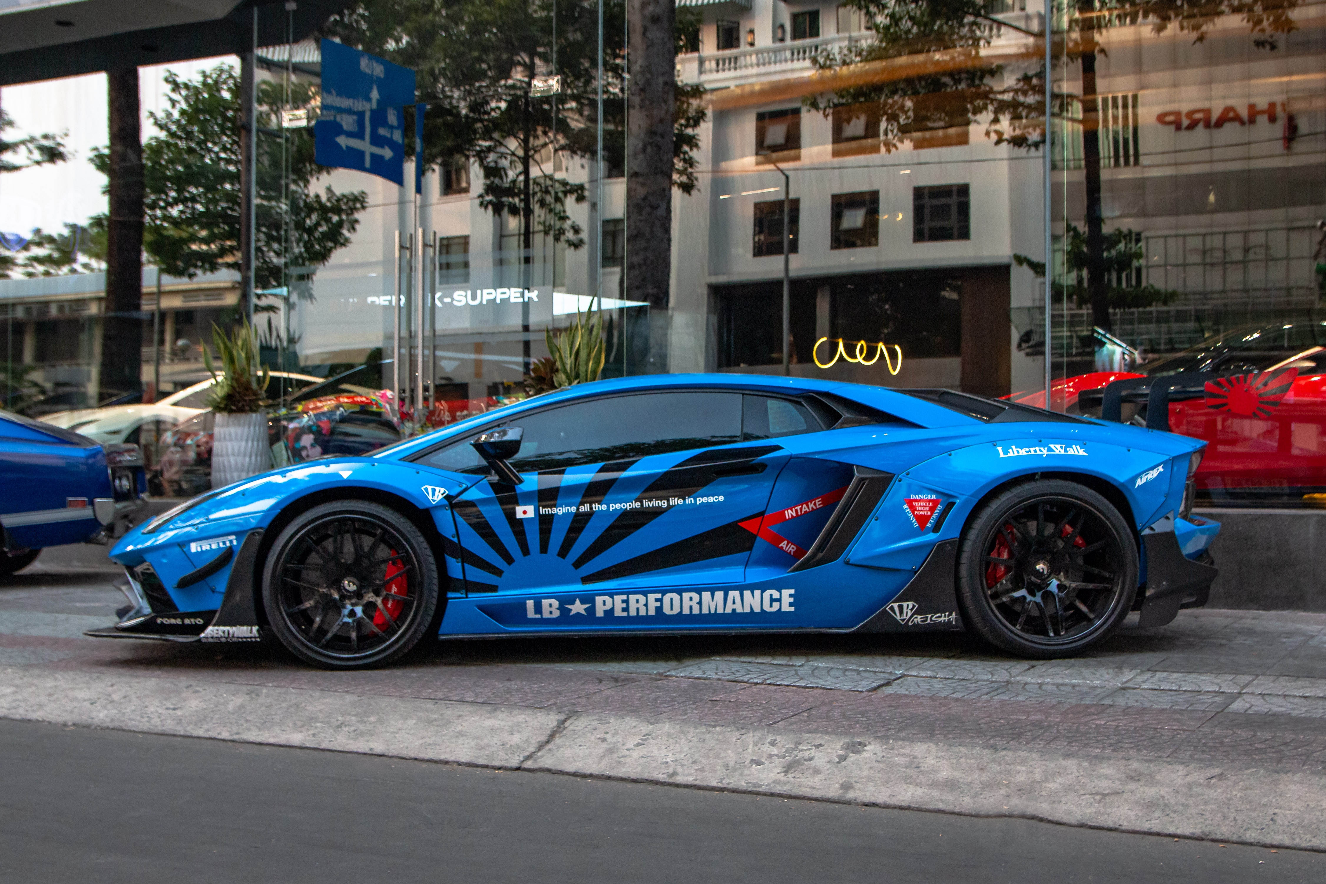 Aventador do hon 3 ty anh 2