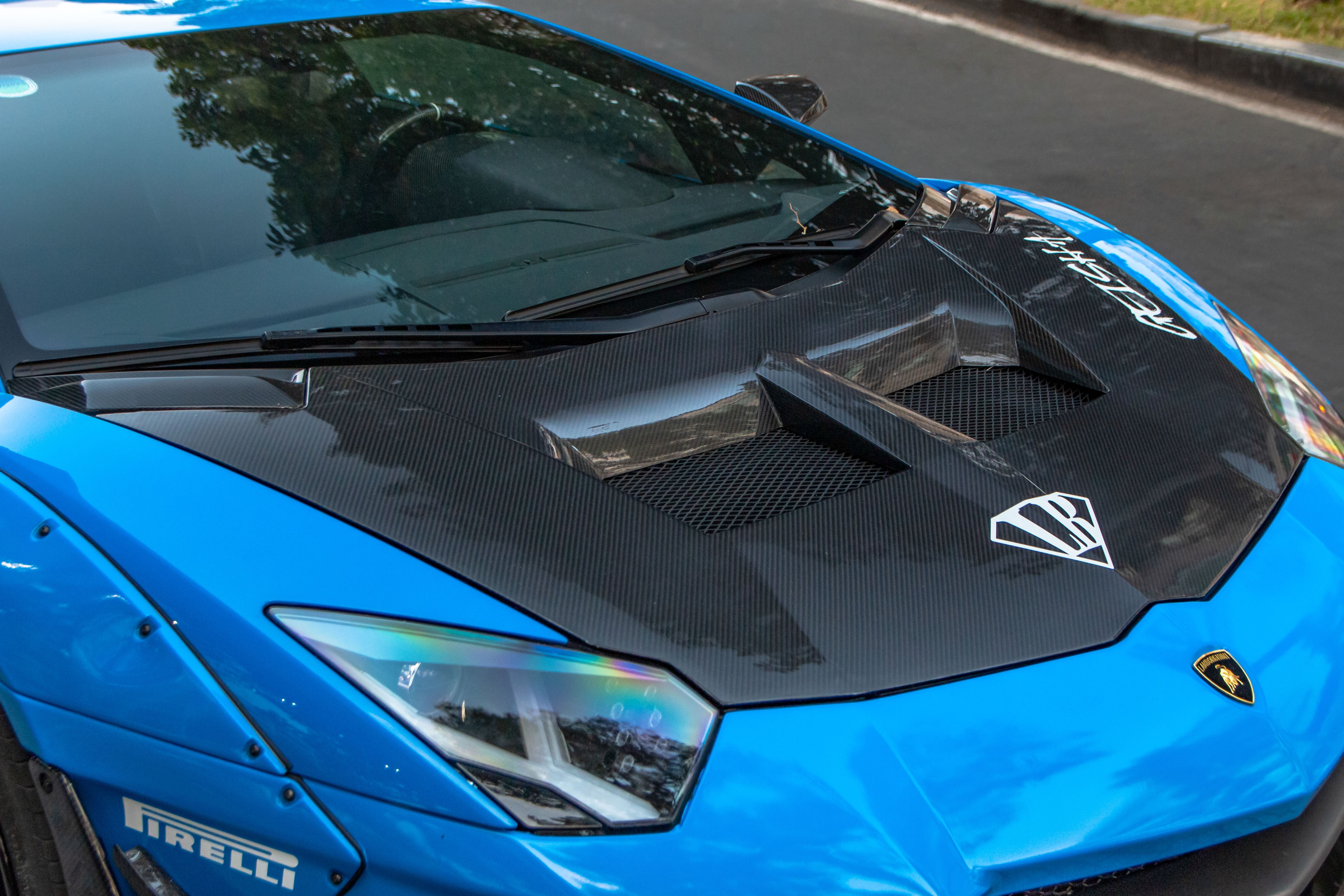 Aventador do hon 3 ty anh 3