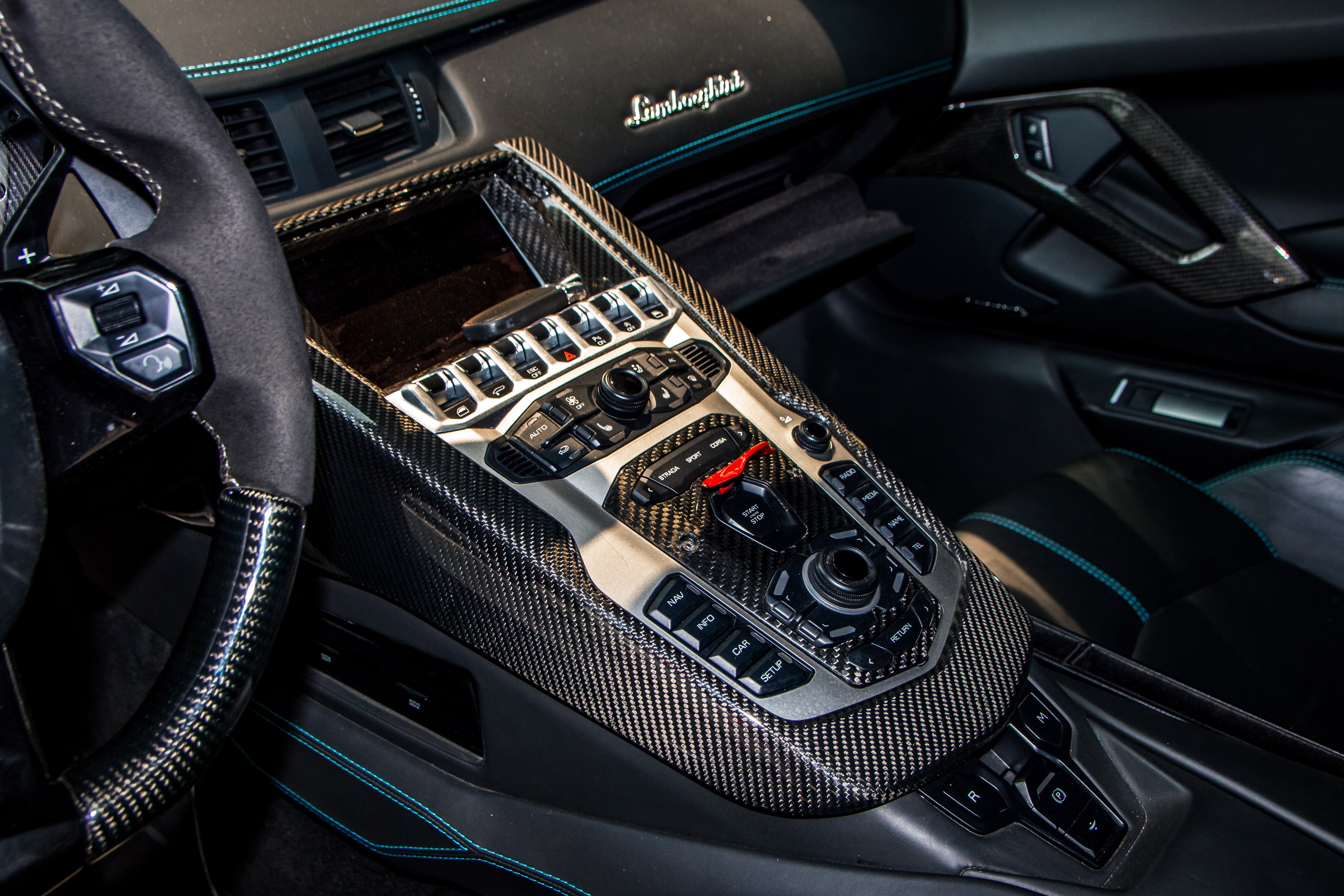 Aventador do hon 3 ty anh 10