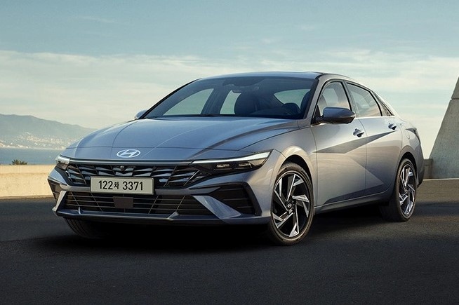 Chi tiet Hyundai Elantra 2023 vua ra mat hinh anh
