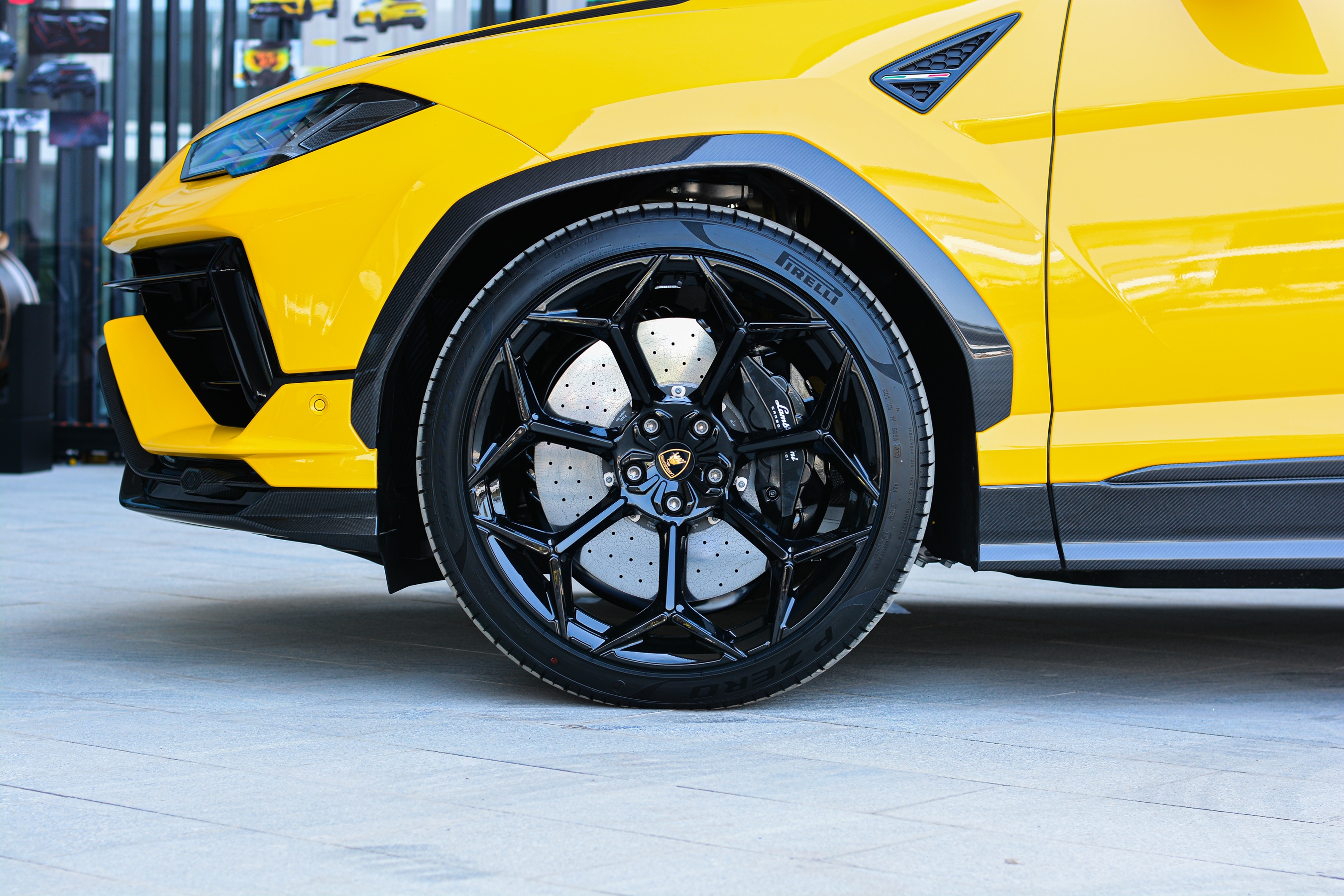 Ngam nhin Lamborghini Urus Performante anh 3
